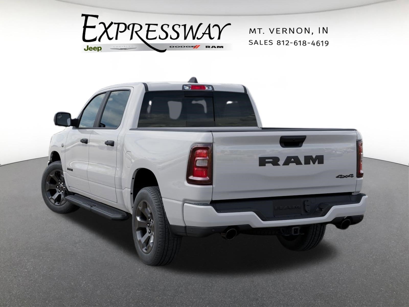 2026 RAM 1500 Express 4x4 Crew Cab 5'7 Box