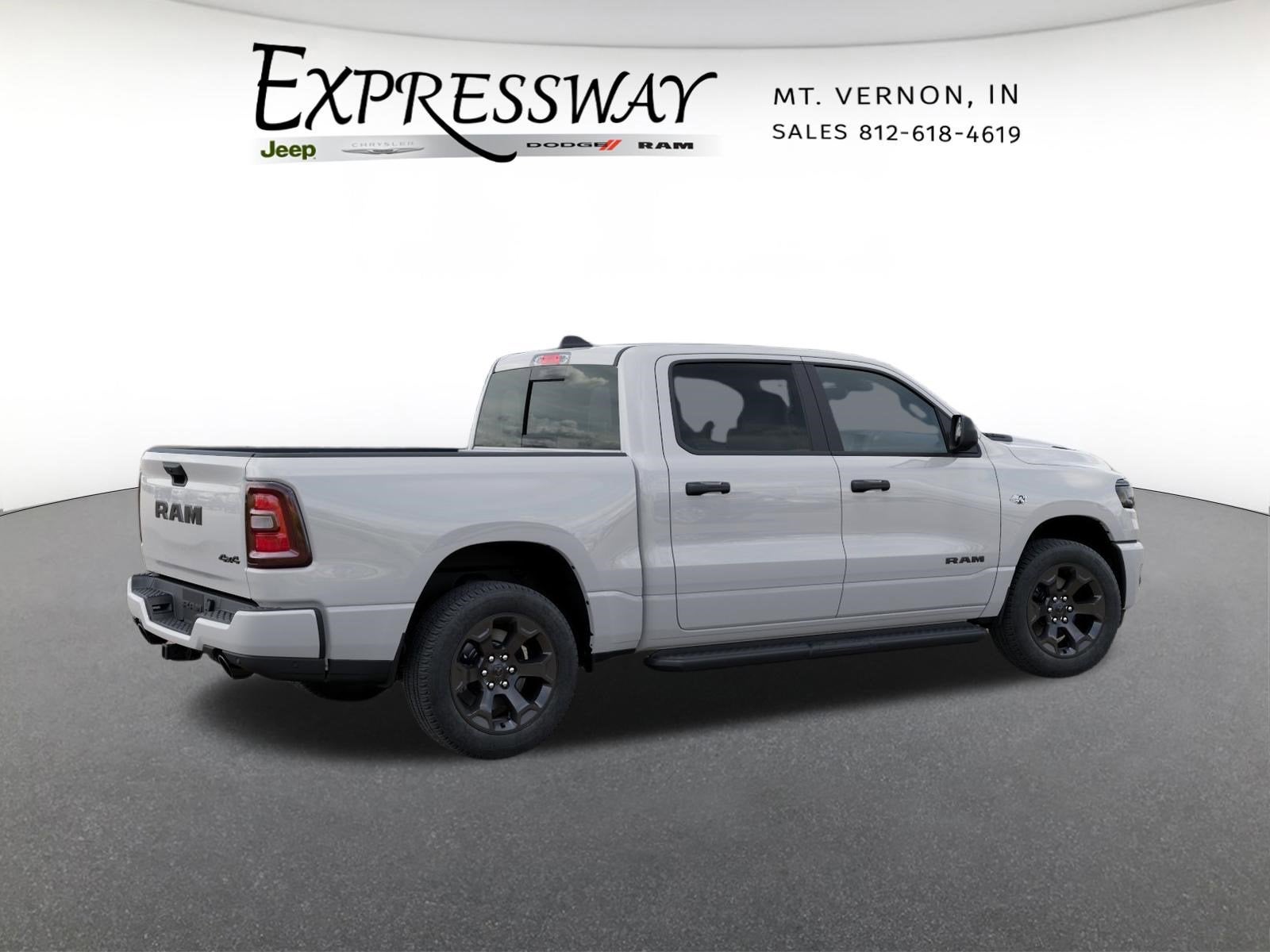 2026 RAM 1500 Express 4x4 Crew Cab 5'7 Box