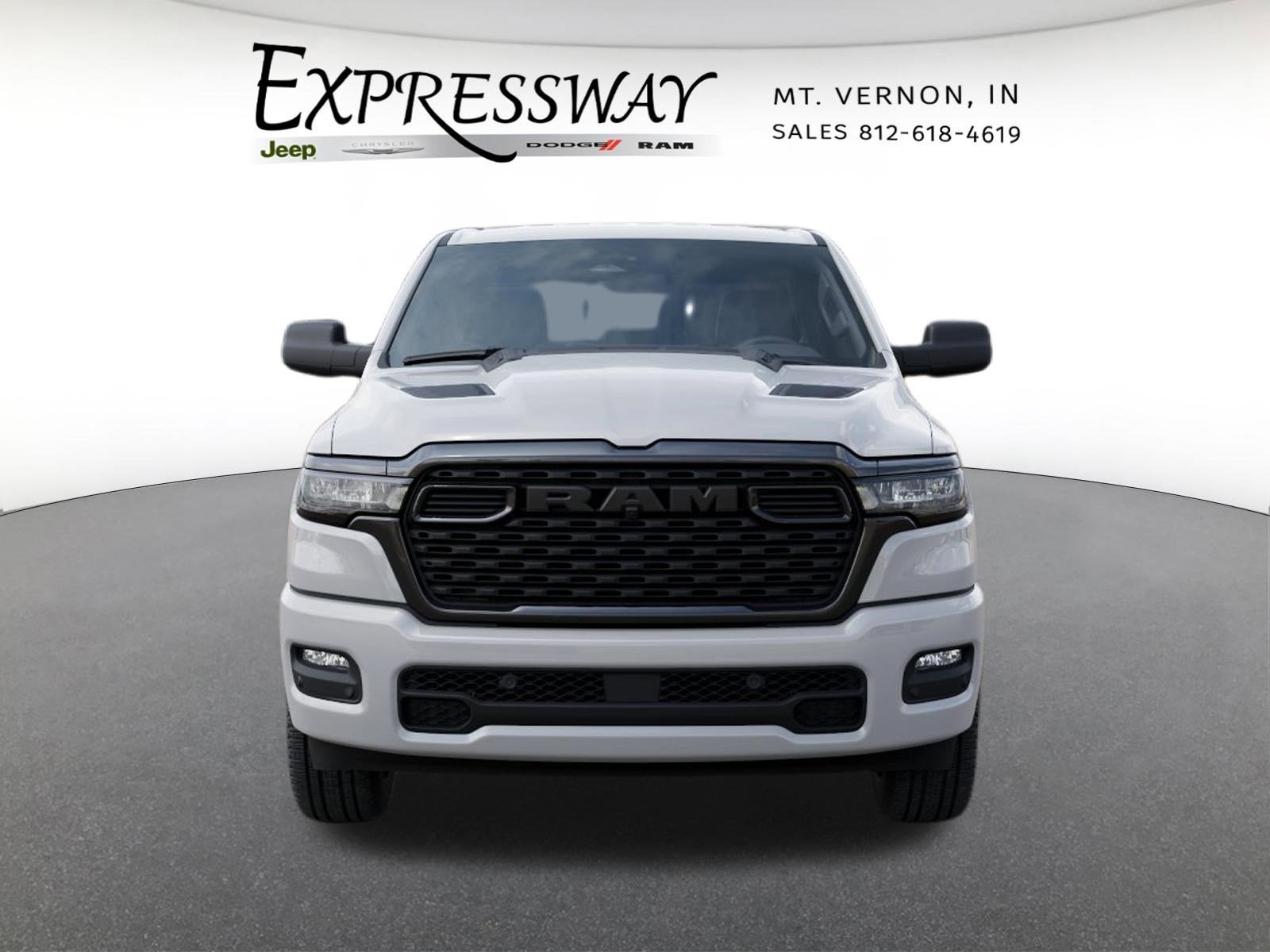 2026 RAM 1500 Express 4x4 Crew Cab 5'7 Box