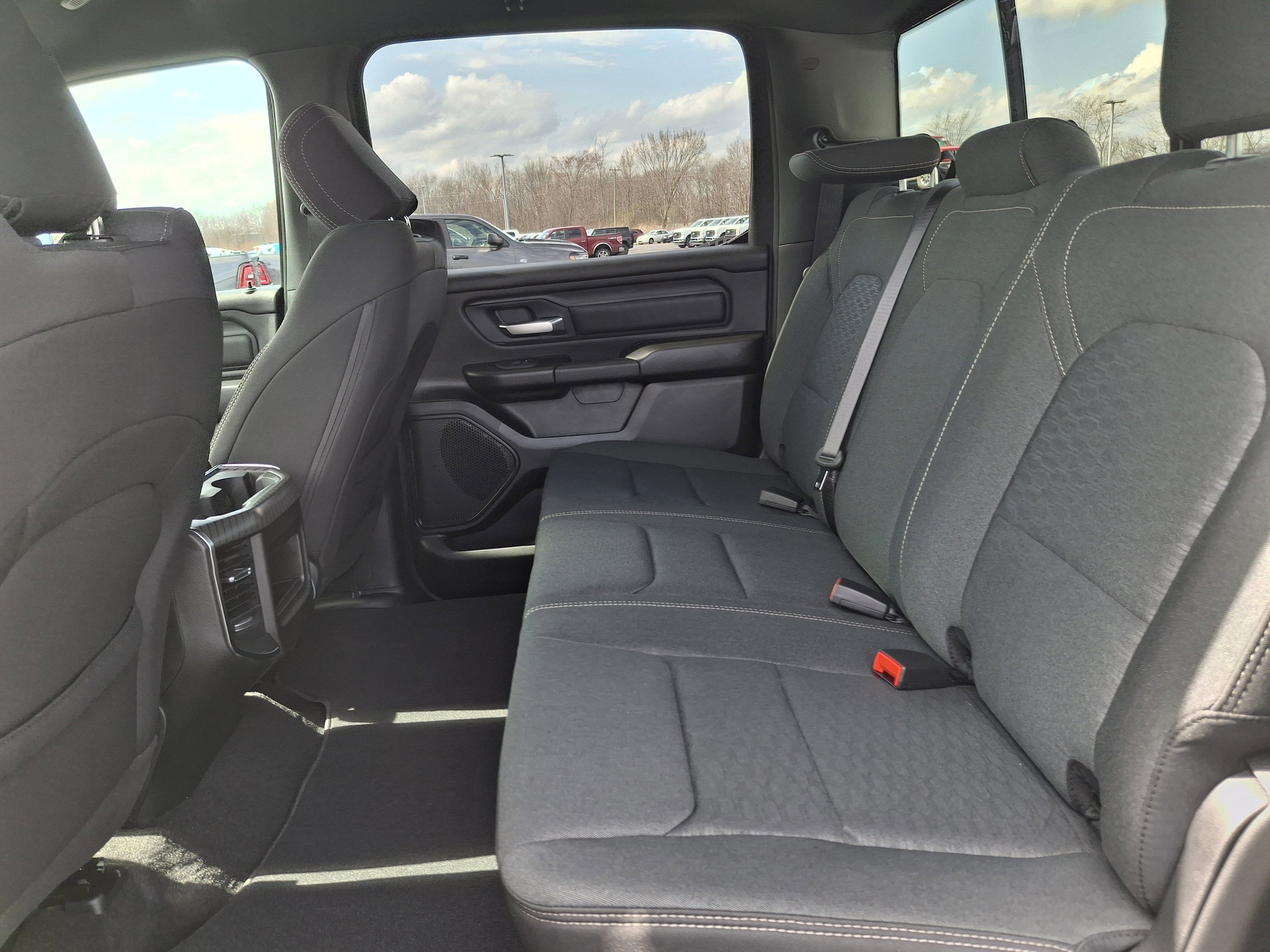 2026 RAM 1500 Express 4x4 Crew Cab 5'7 Box