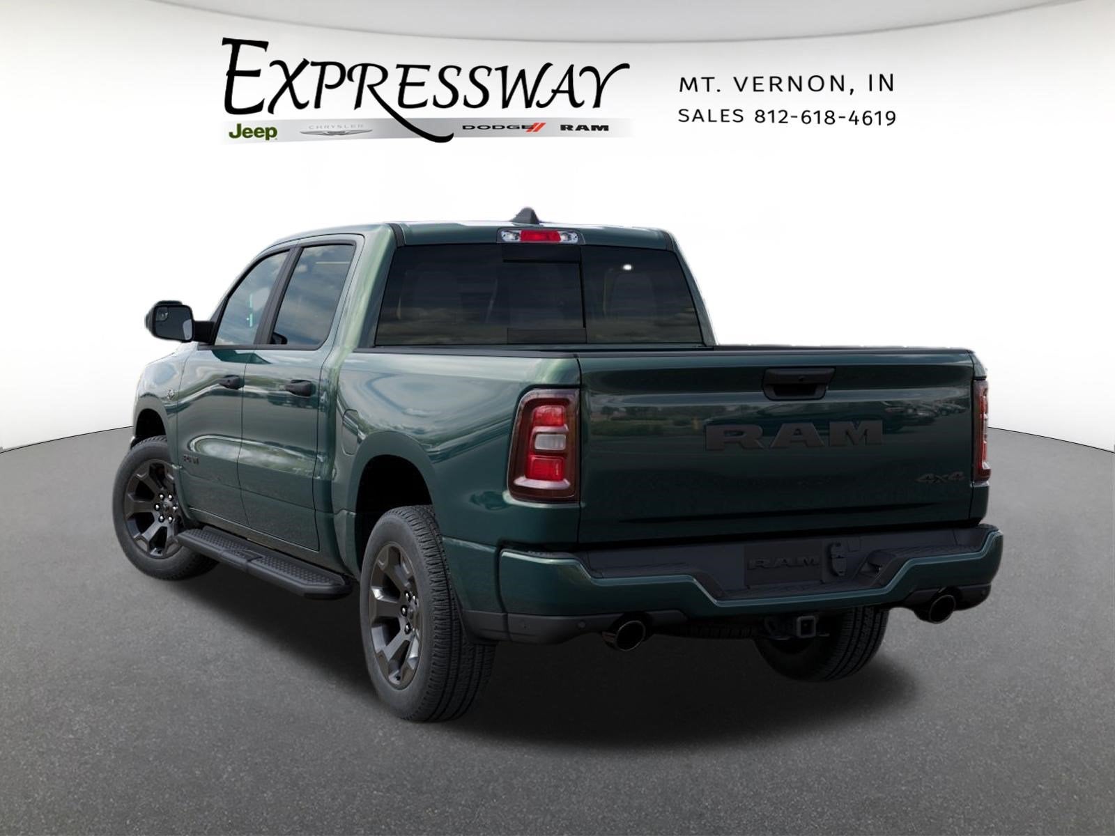 2026 RAM 1500 Express 4x4 Crew Cab 5'7 Box