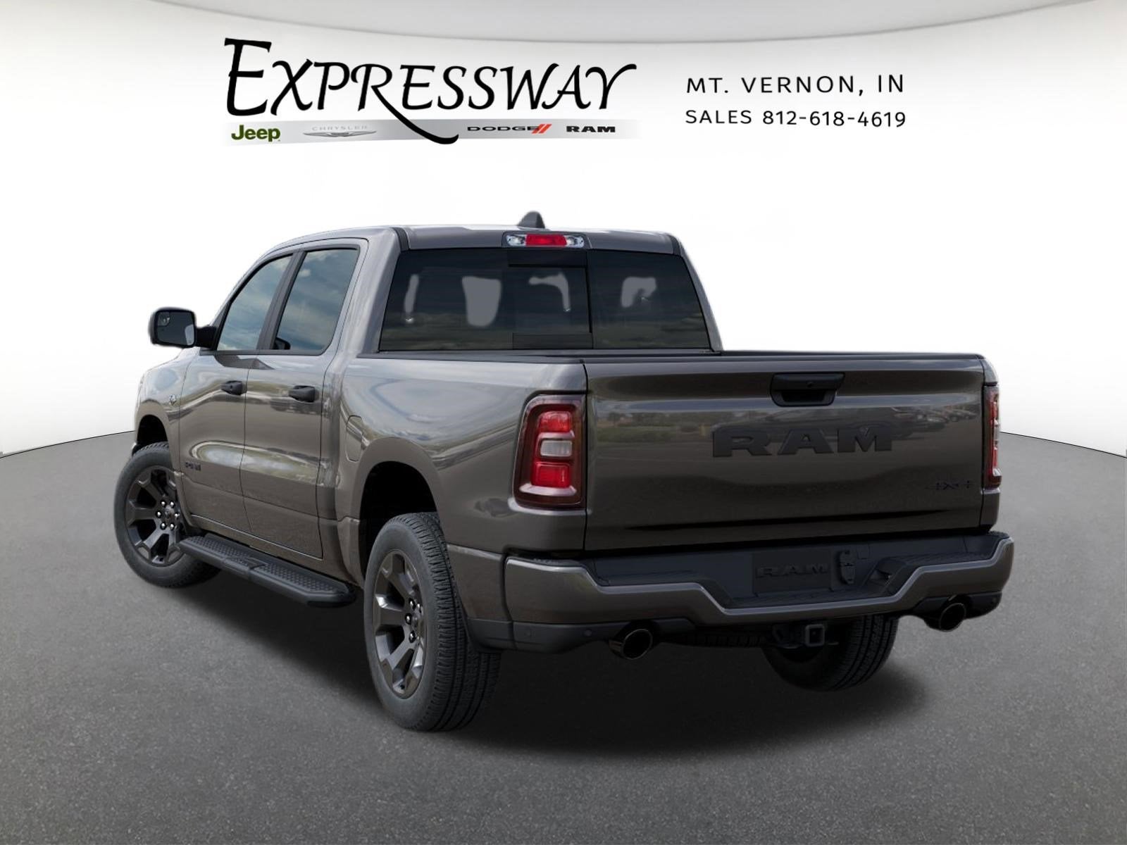2026 RAM 1500 Express 4x4 Crew Cab 5'7 Box