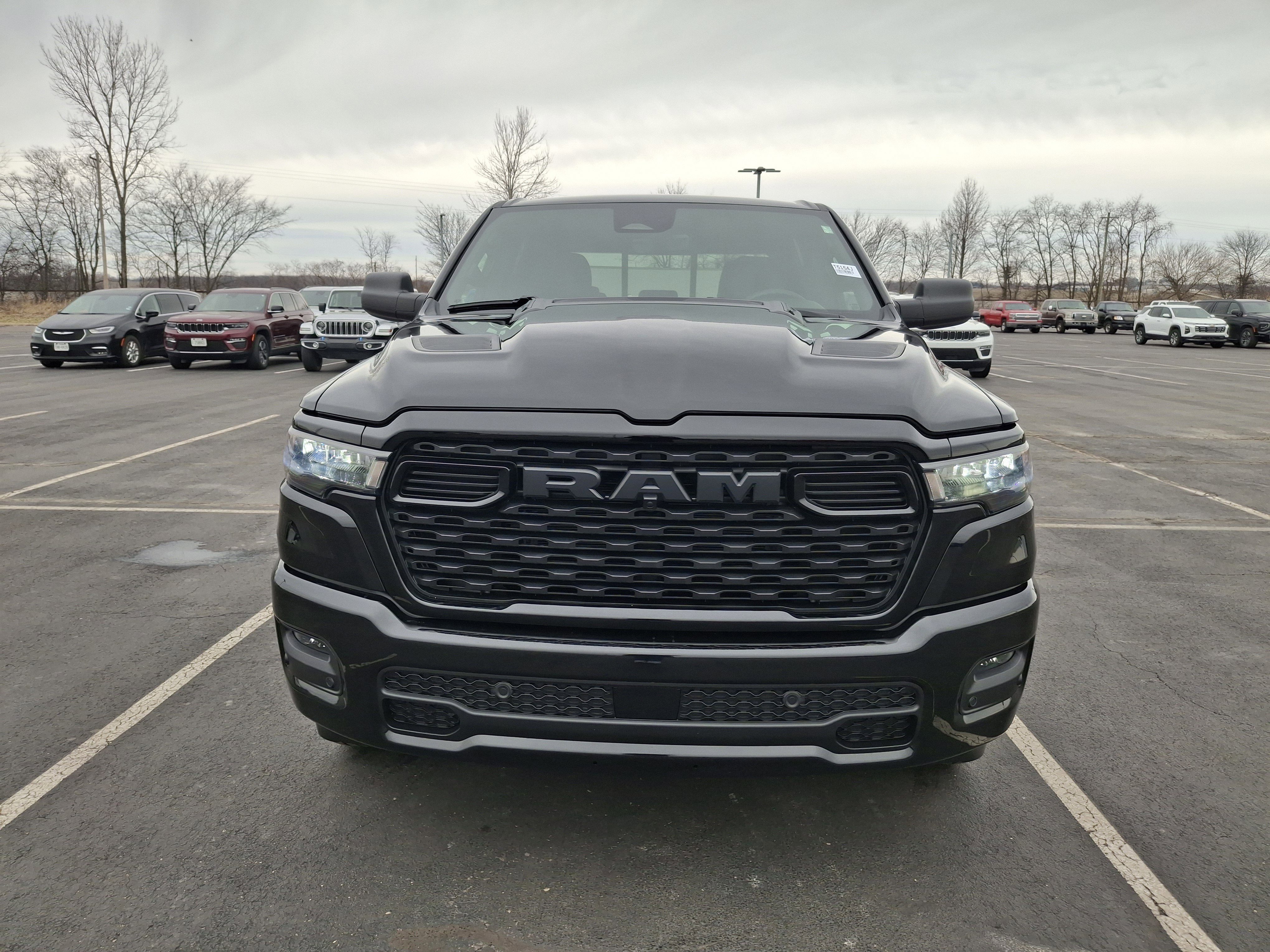 2026 RAM 1500 Express 4x4 Crew Cab 5'7 Box