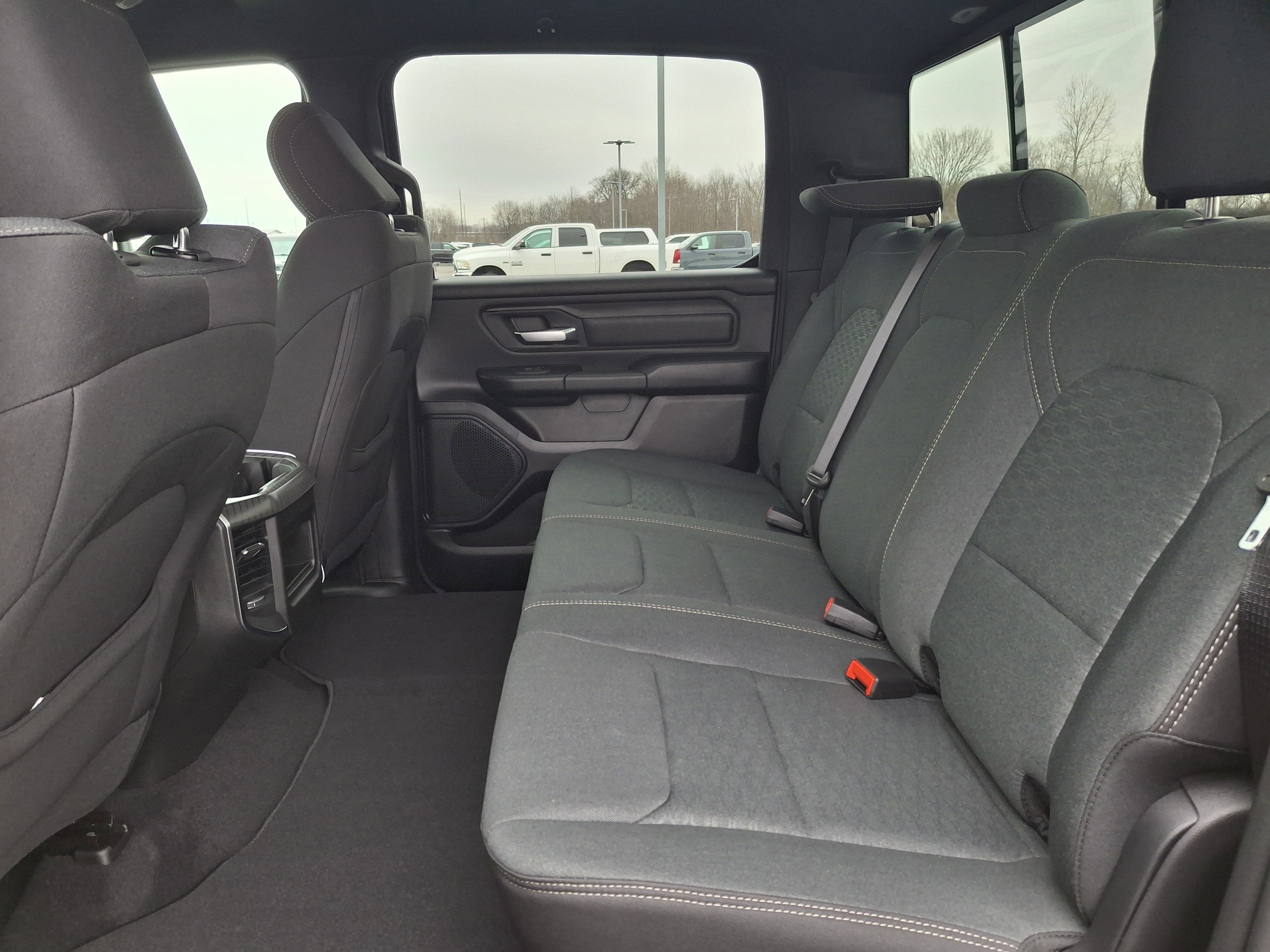 2026 RAM 1500 Express 4x4 Crew Cab 5'7 Box