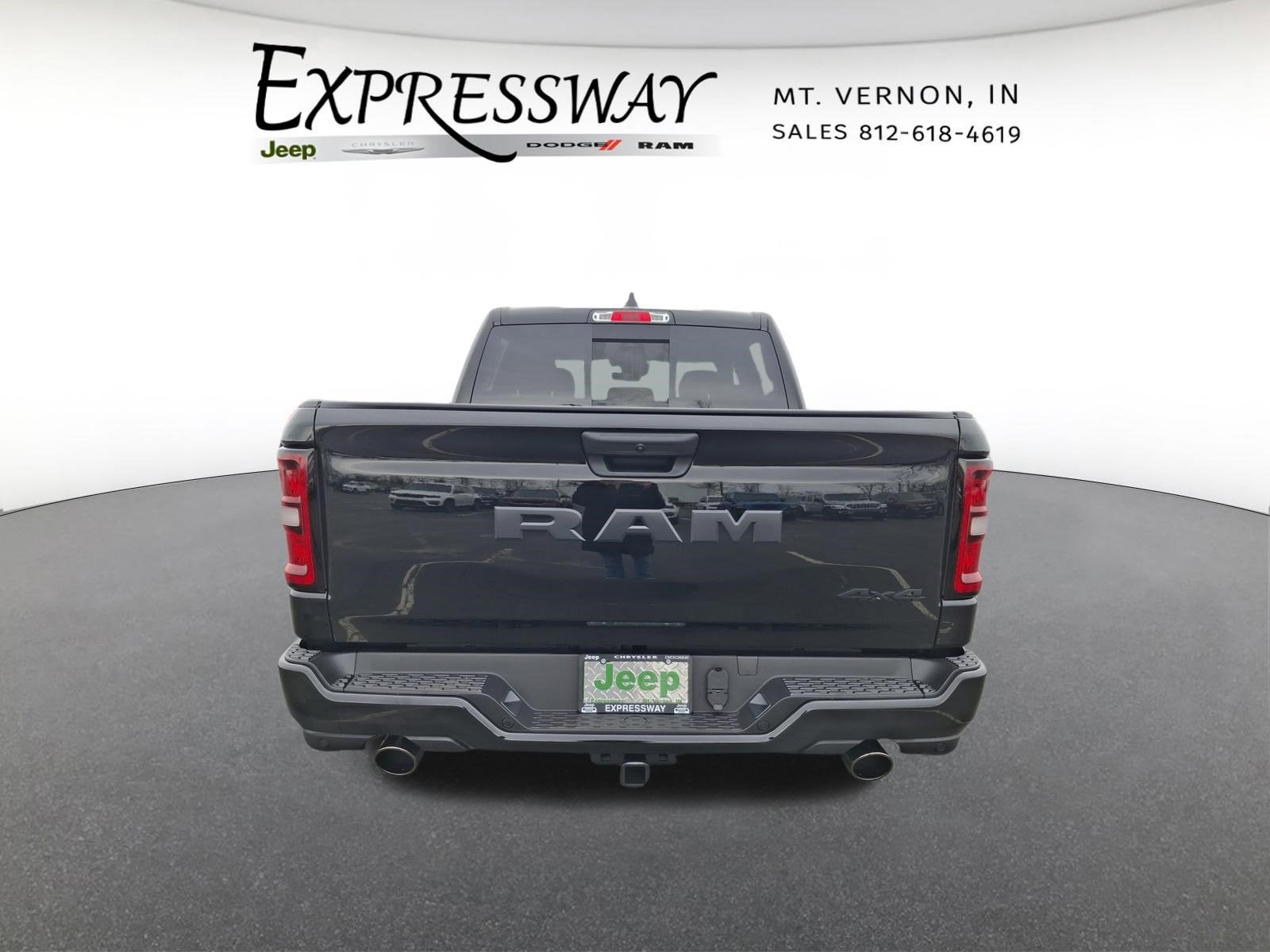 2026 RAM 1500 Express 4x4 Crew Cab 5'7 Box