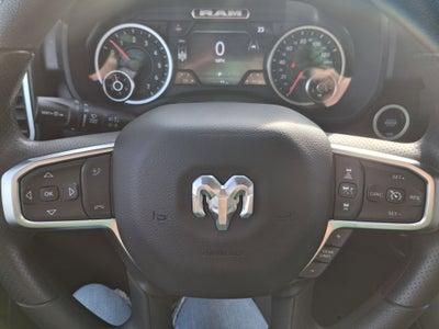 2026 RAM 1500 Express 4x4 Crew Cab 5'7 Box