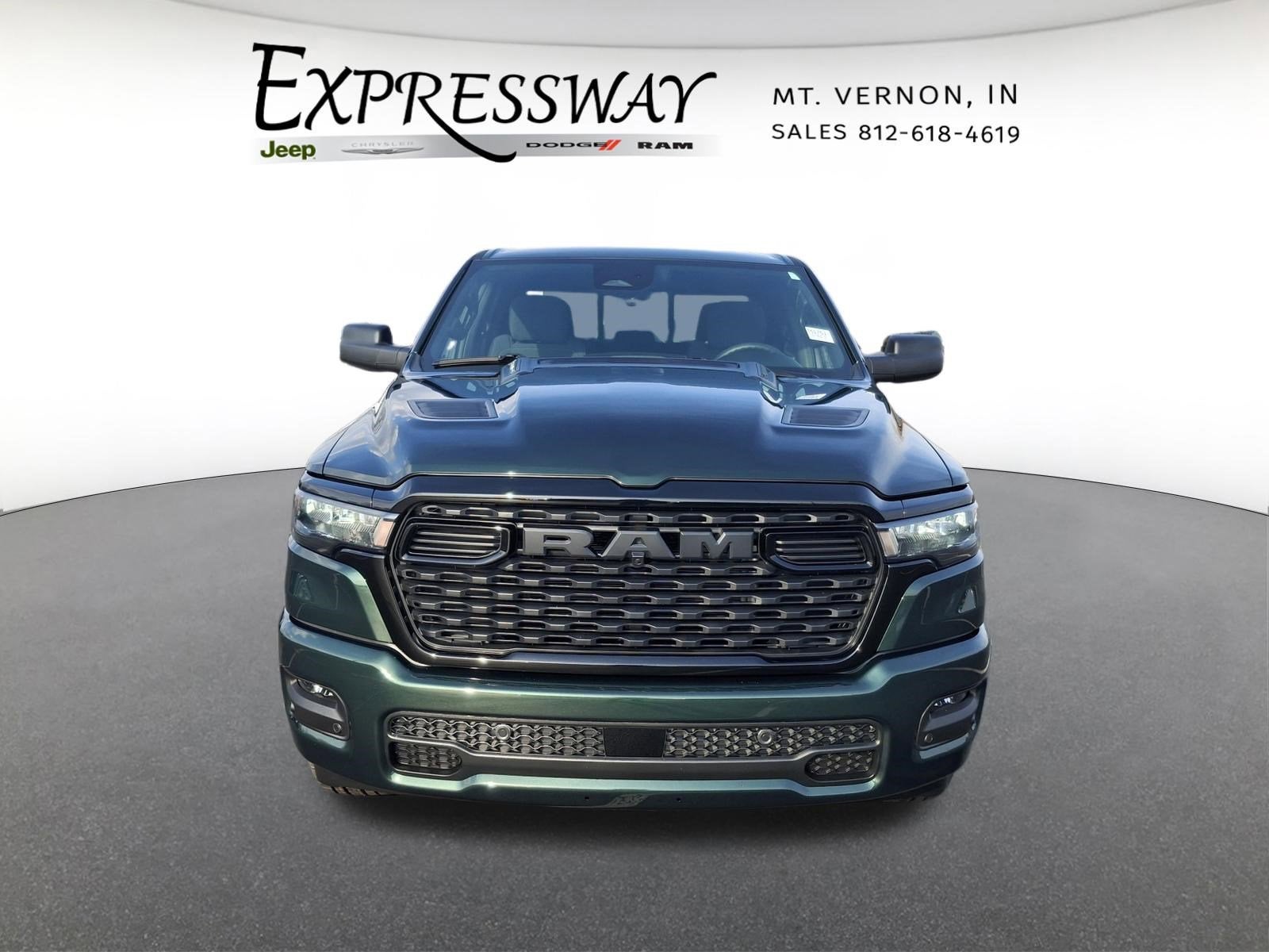 2026 RAM 1500 Express 4x4 Crew Cab 5'7 Box