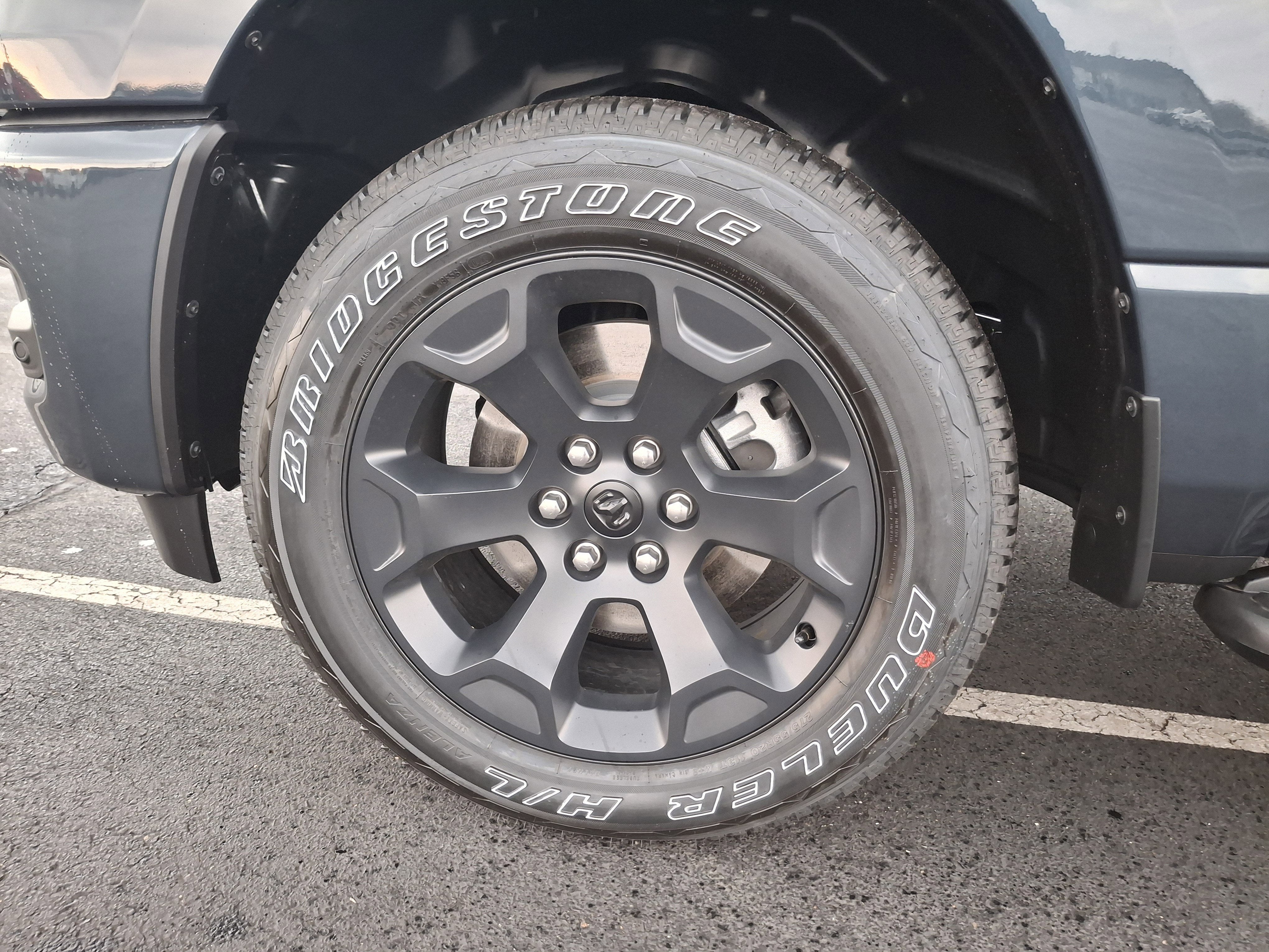 2026 RAM 1500 Express 4x4 Crew Cab 5'7 Box