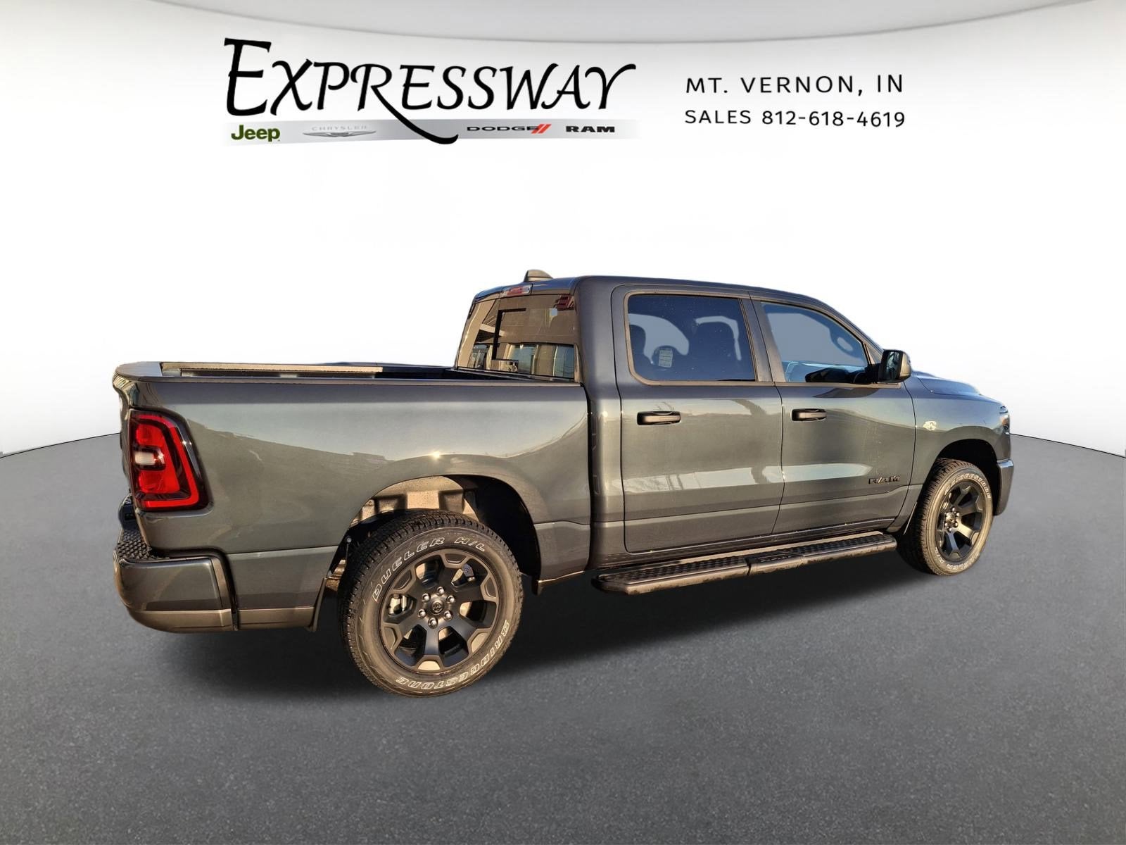 2026 RAM 1500 Express 4x4 Crew Cab 5'7 Box