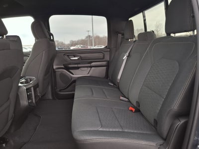 2026 RAM 1500 Express 4x4 Crew Cab 5'7 Box