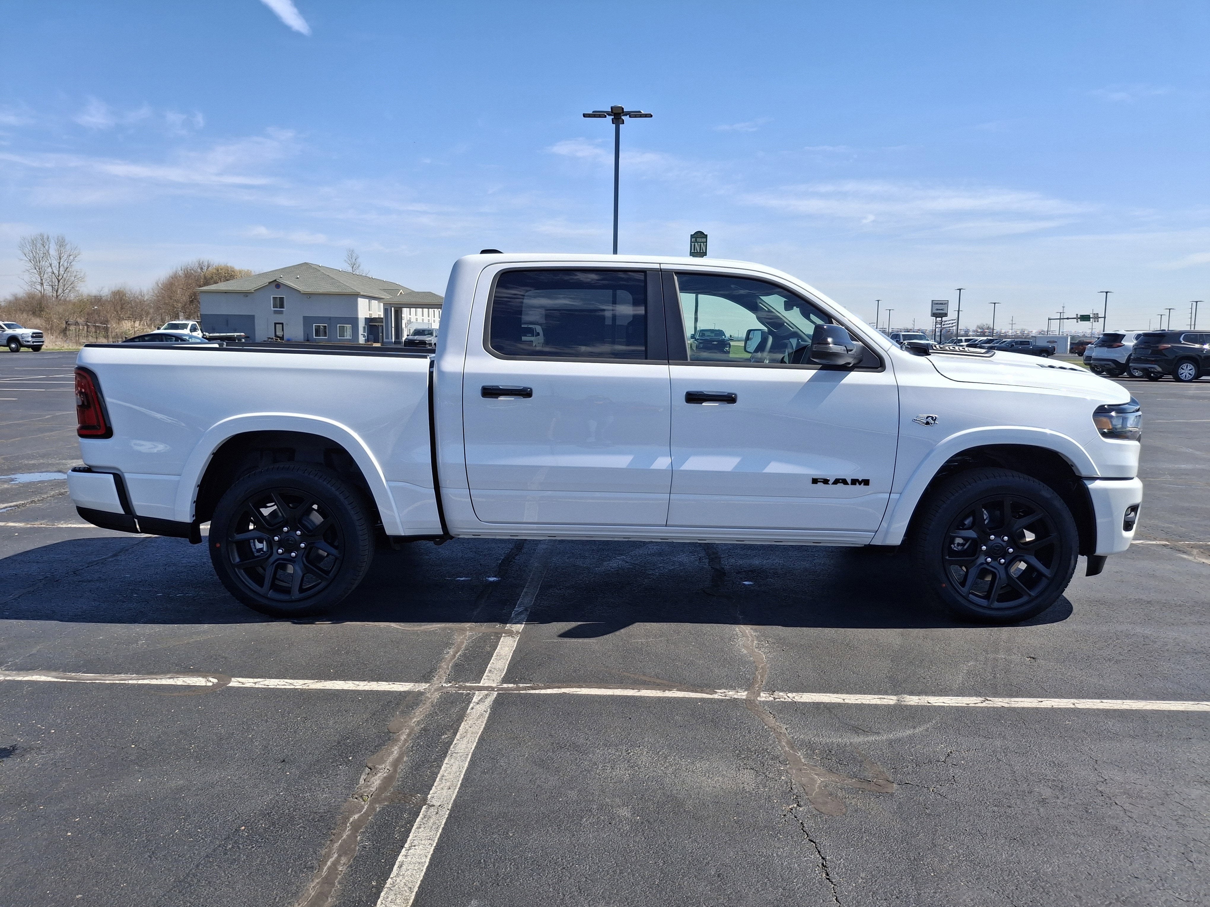 2026 RAM 1500 Laramie 4x4 Crew Cab 5'7 Box