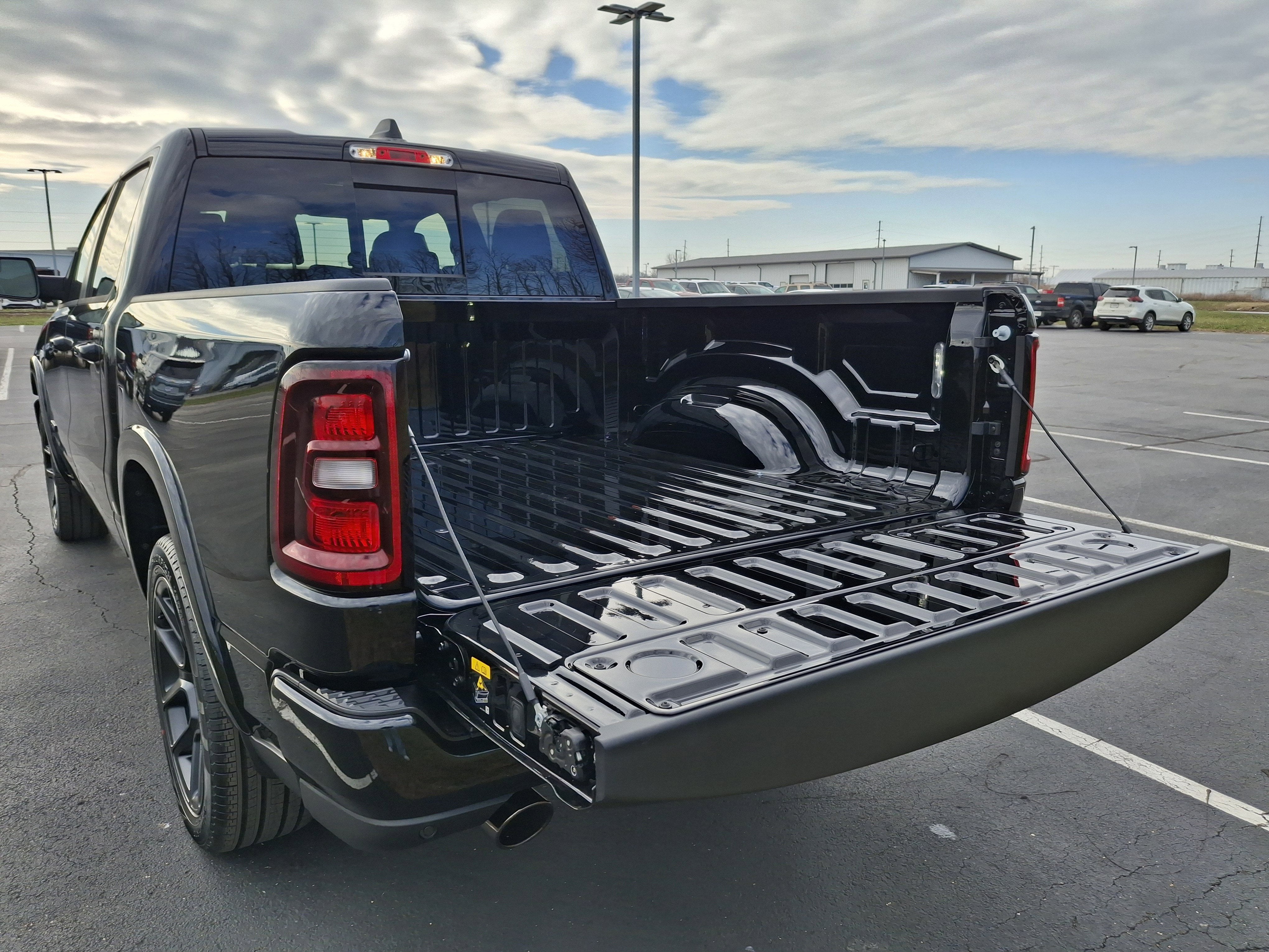 2026 RAM 1500 Laramie 4x4 Crew Cab 5'7 Box