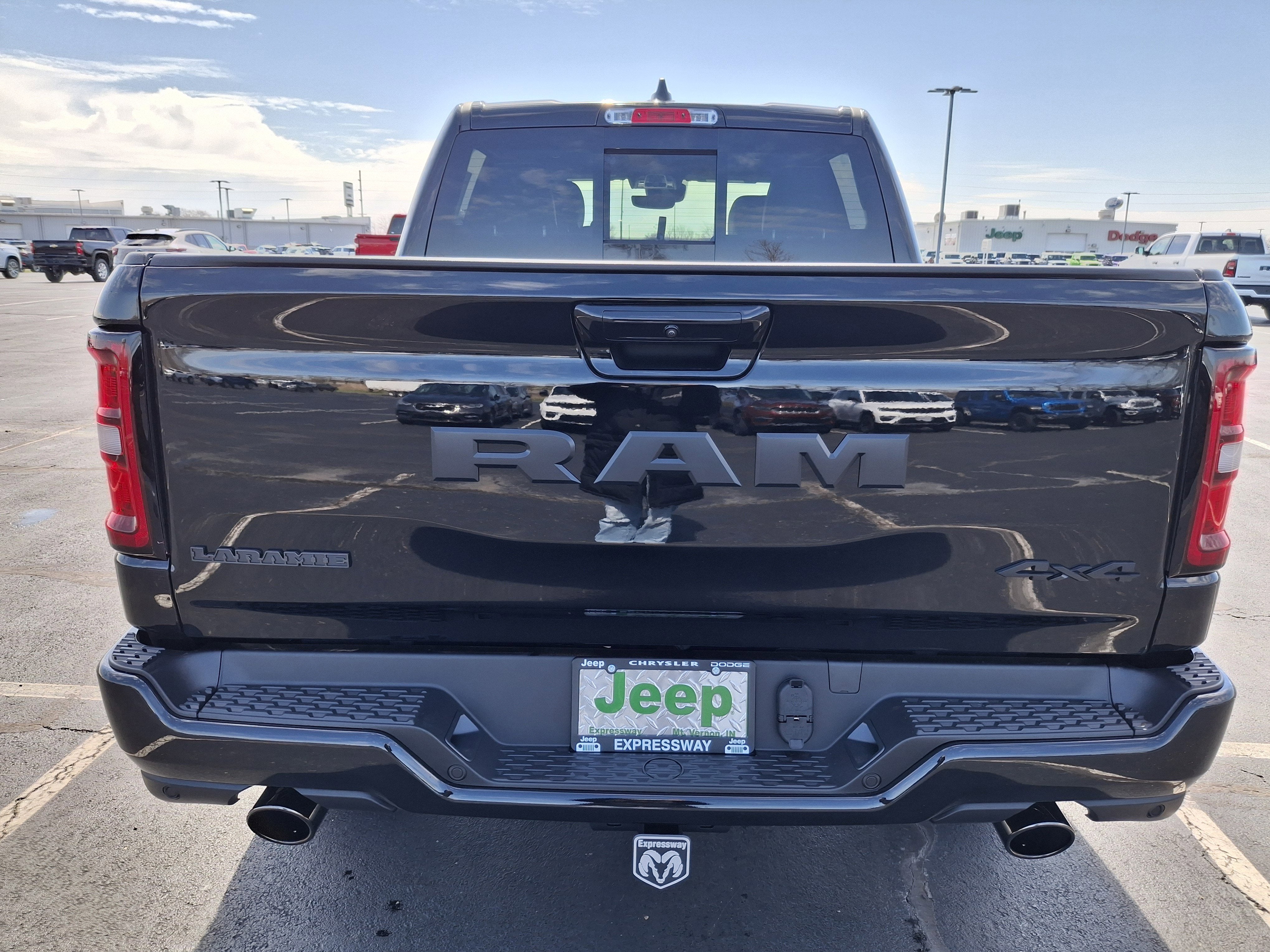 2026 RAM 1500 Laramie 4x4 Crew Cab 5'7 Box