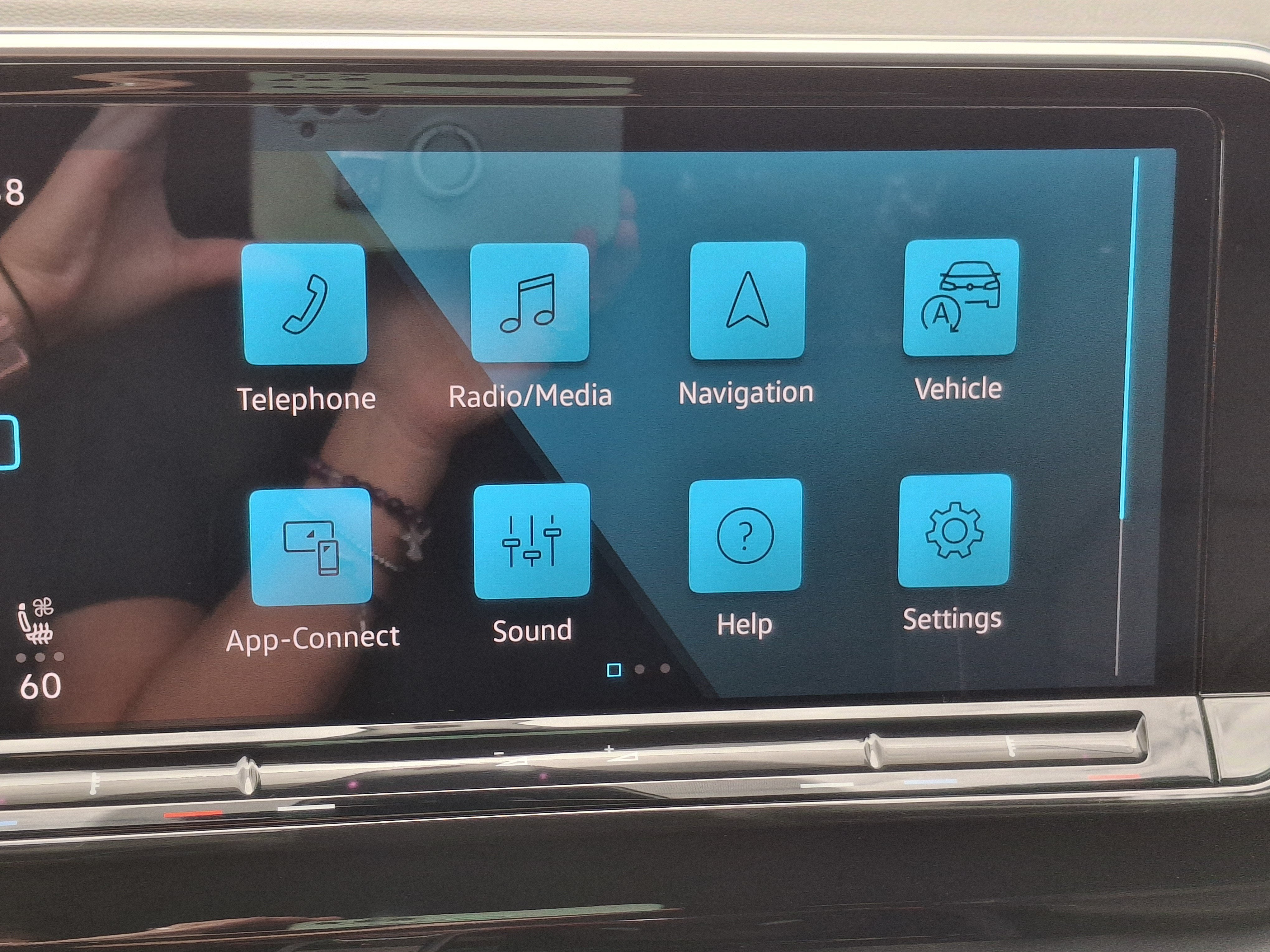 2025 Volkswagen Atlas 2.0T SE w/Technology