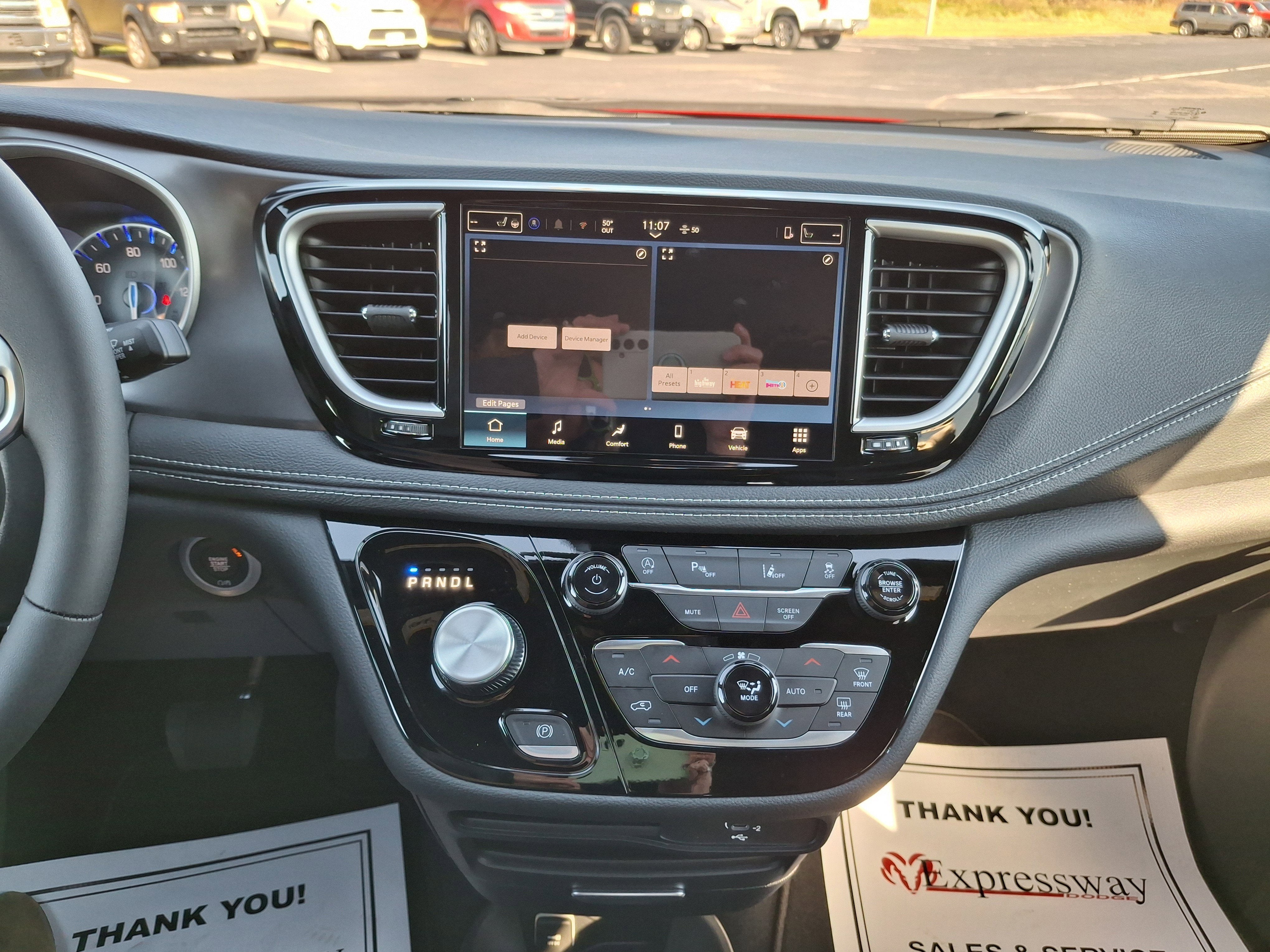 2026 Chrysler Pacifica Select