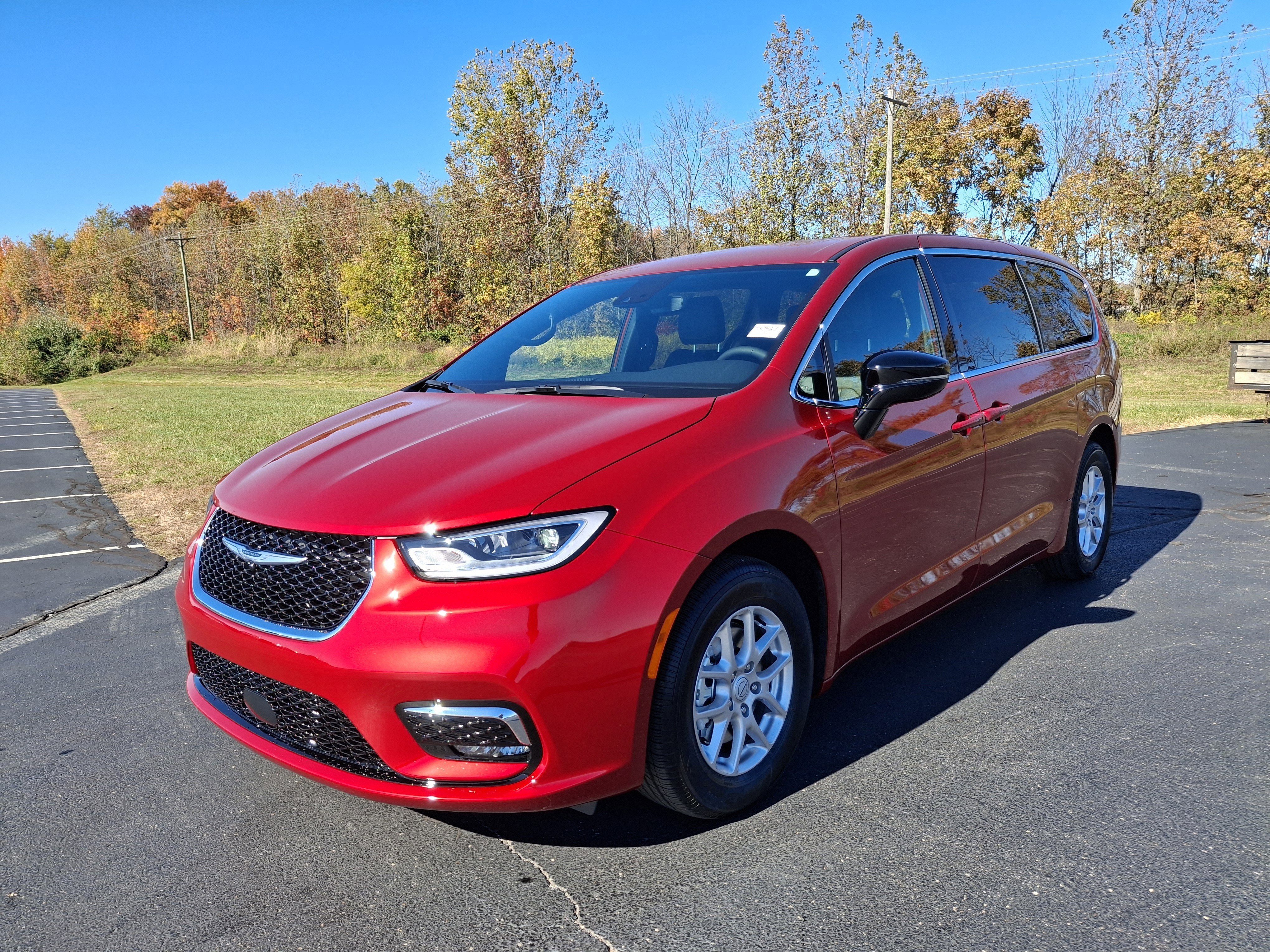 2026 Chrysler Pacifica Select