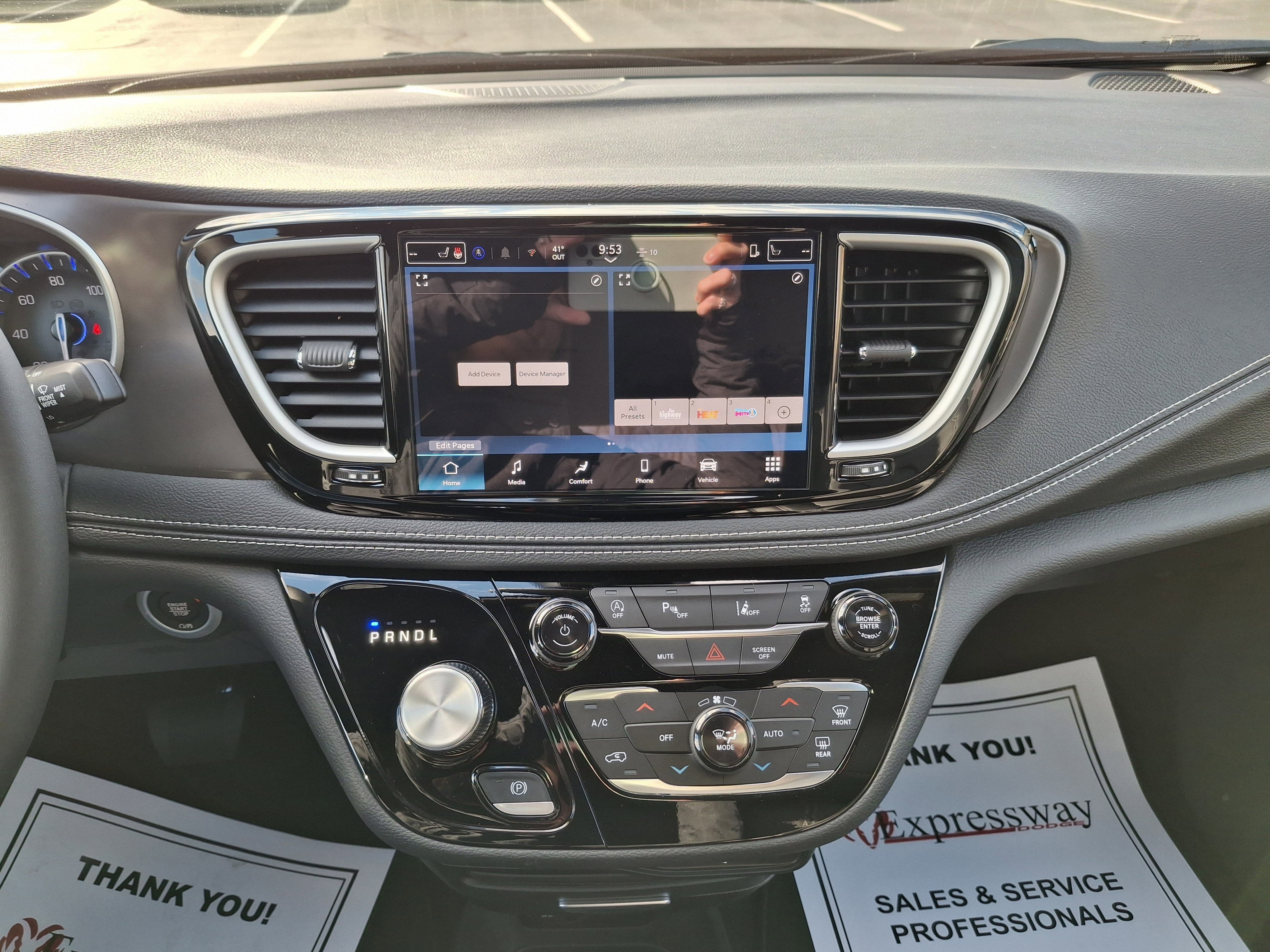 2026 Chrysler Pacifica Select