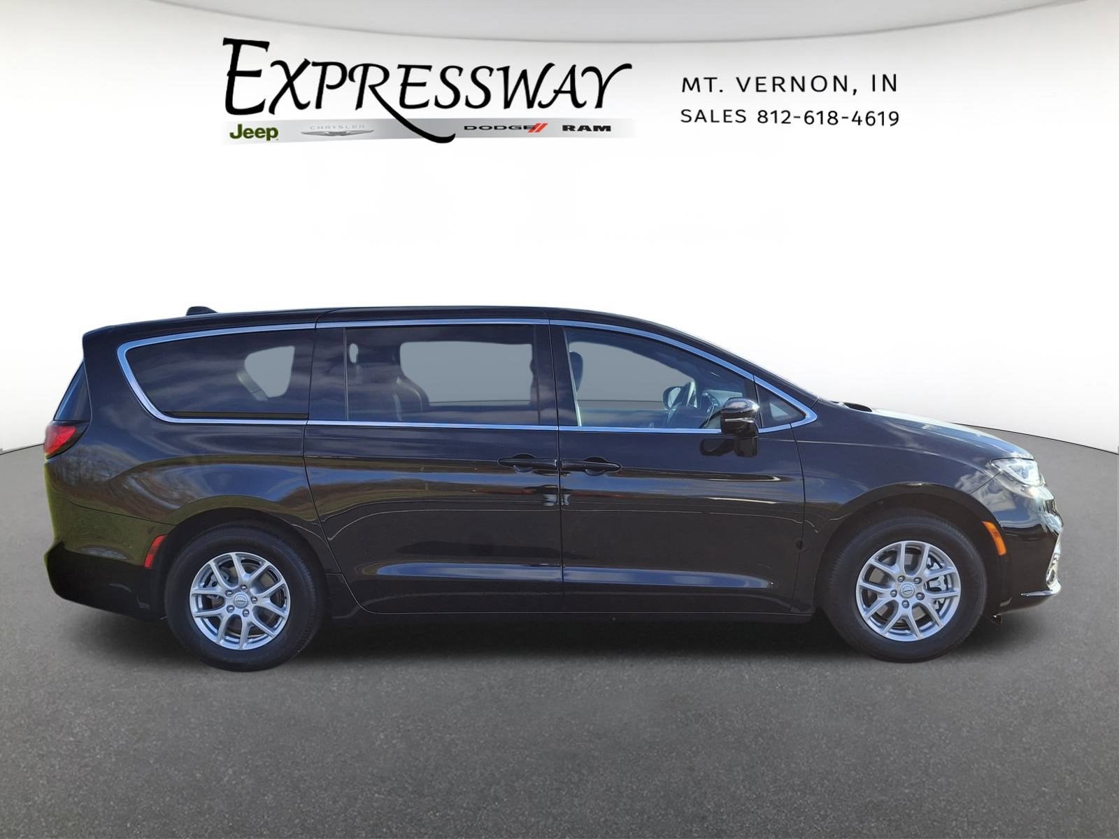 2026 Chrysler Pacifica Select