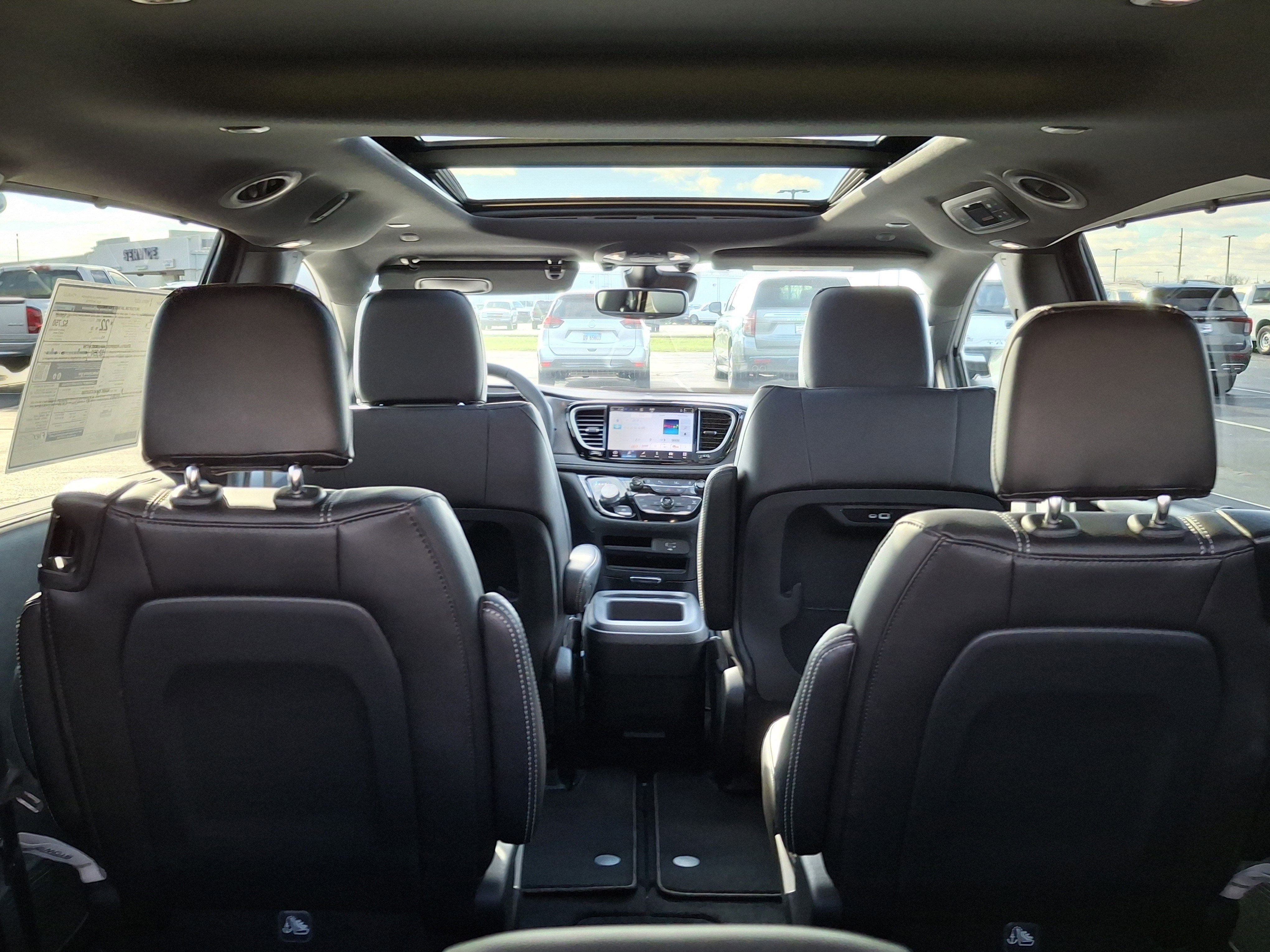 2026 Chrysler Pacifica Select