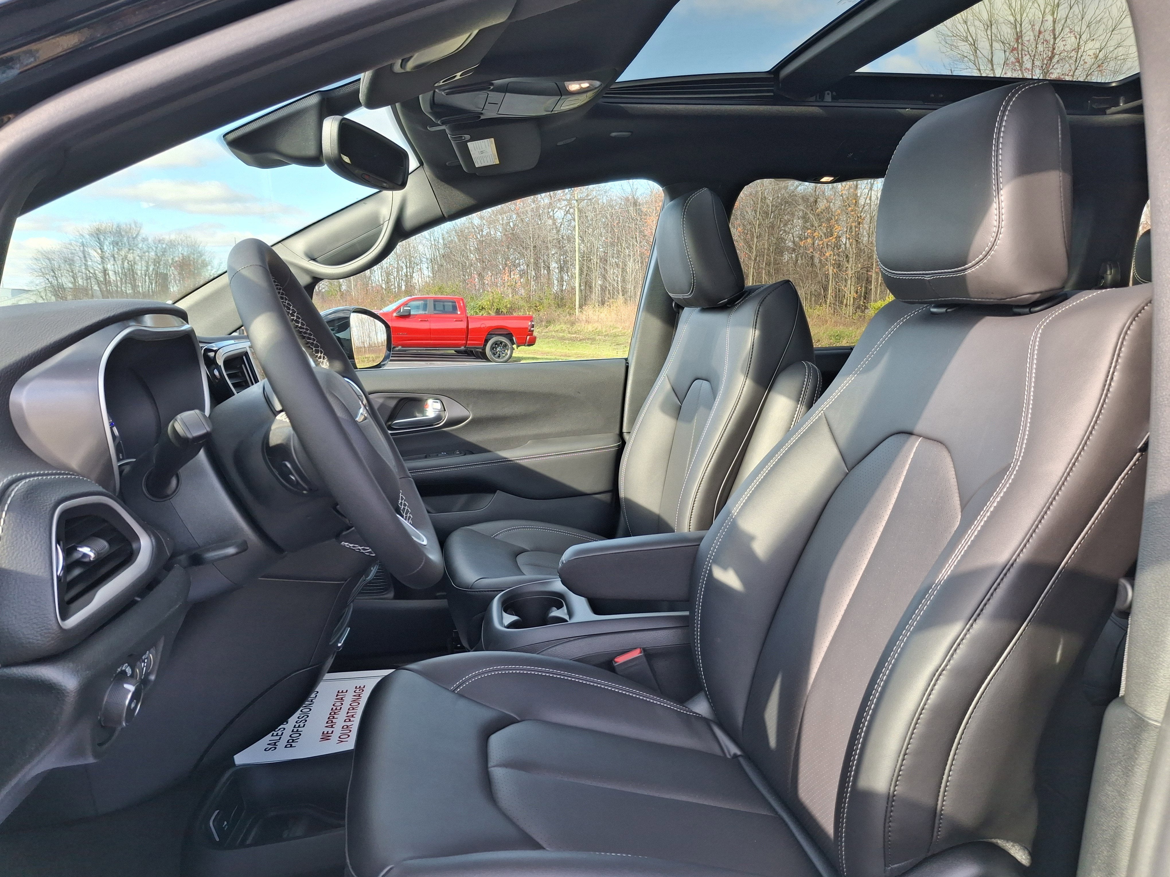 2026 Chrysler Pacifica Select