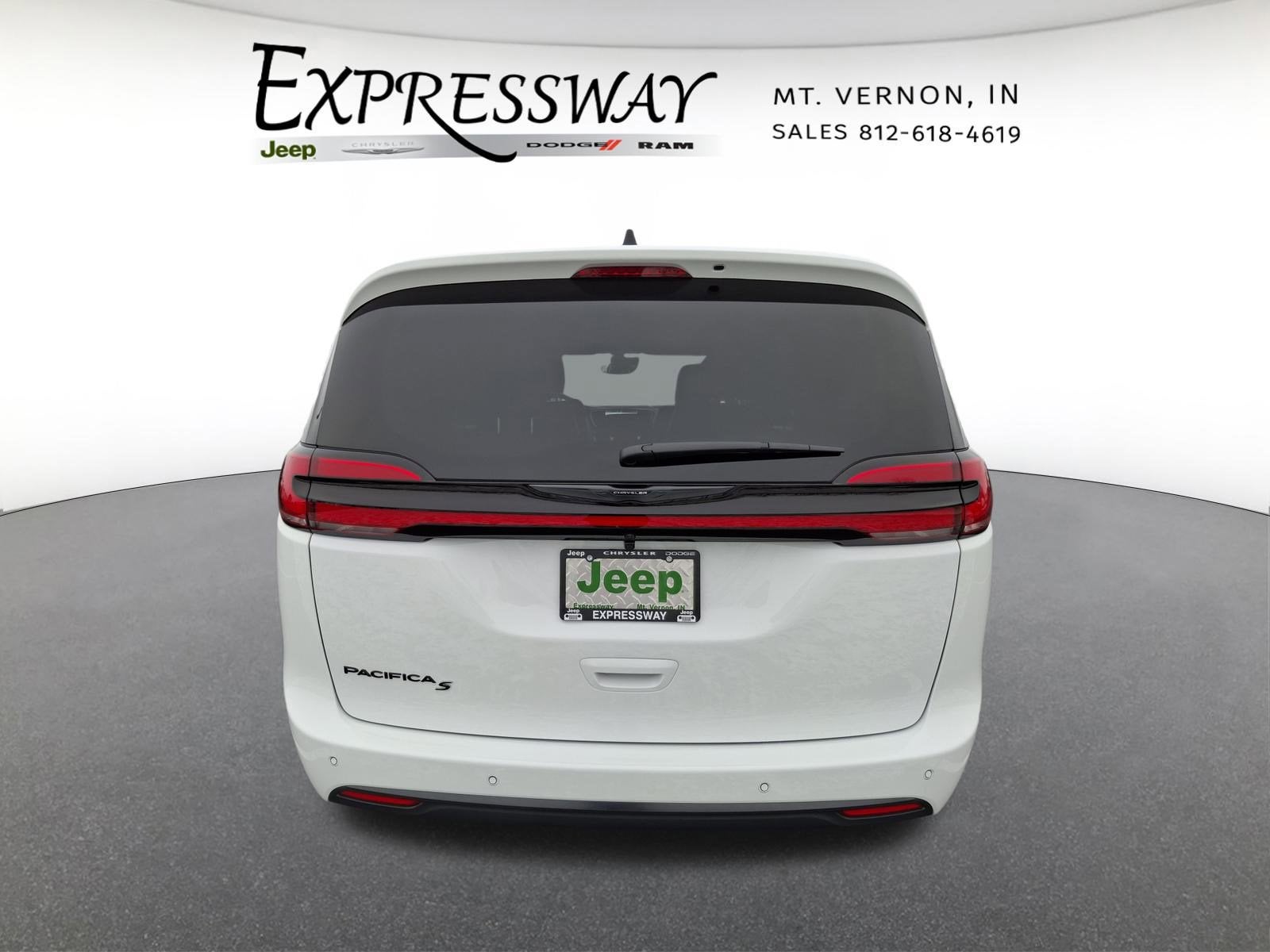 2026 Chrysler Pacifica Select