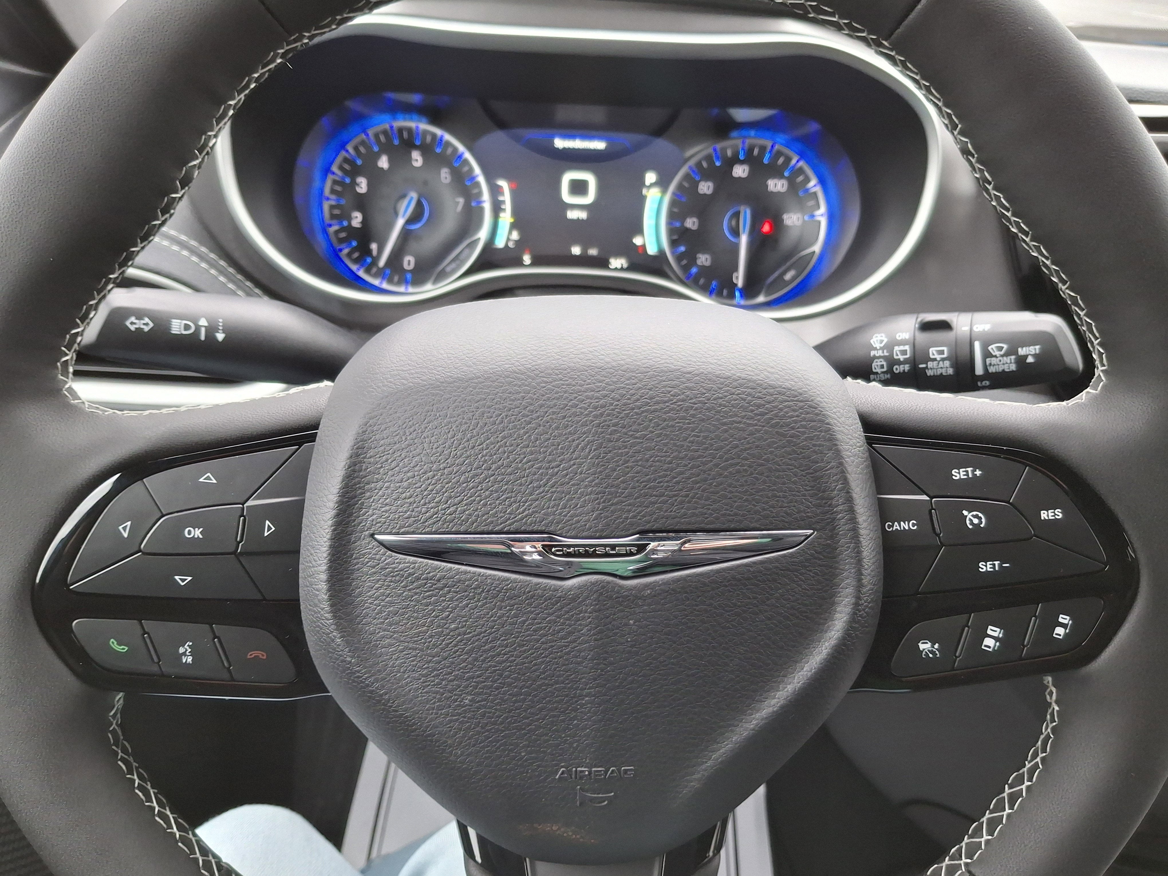 2026 Chrysler Pacifica Select