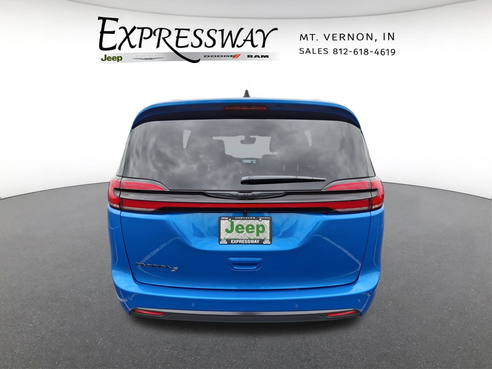 2026 Chrysler Pacifica Select