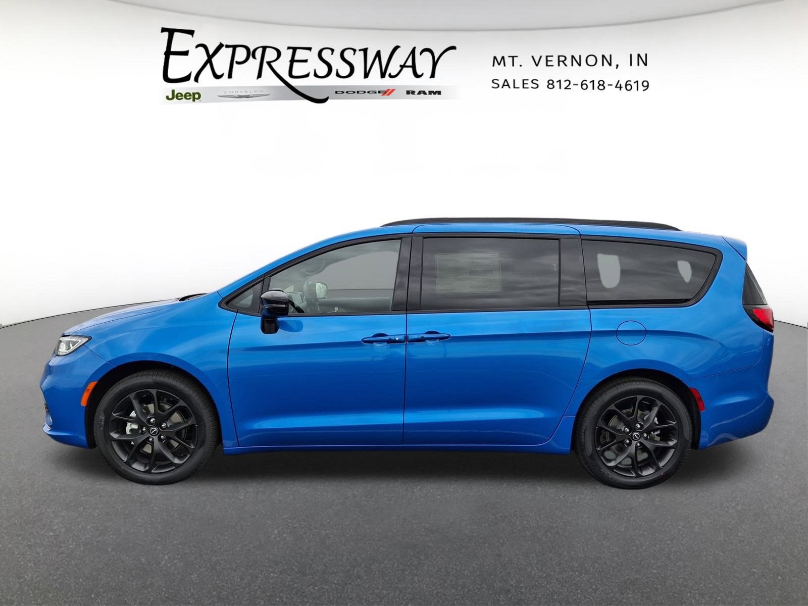 2026 Chrysler Pacifica Select