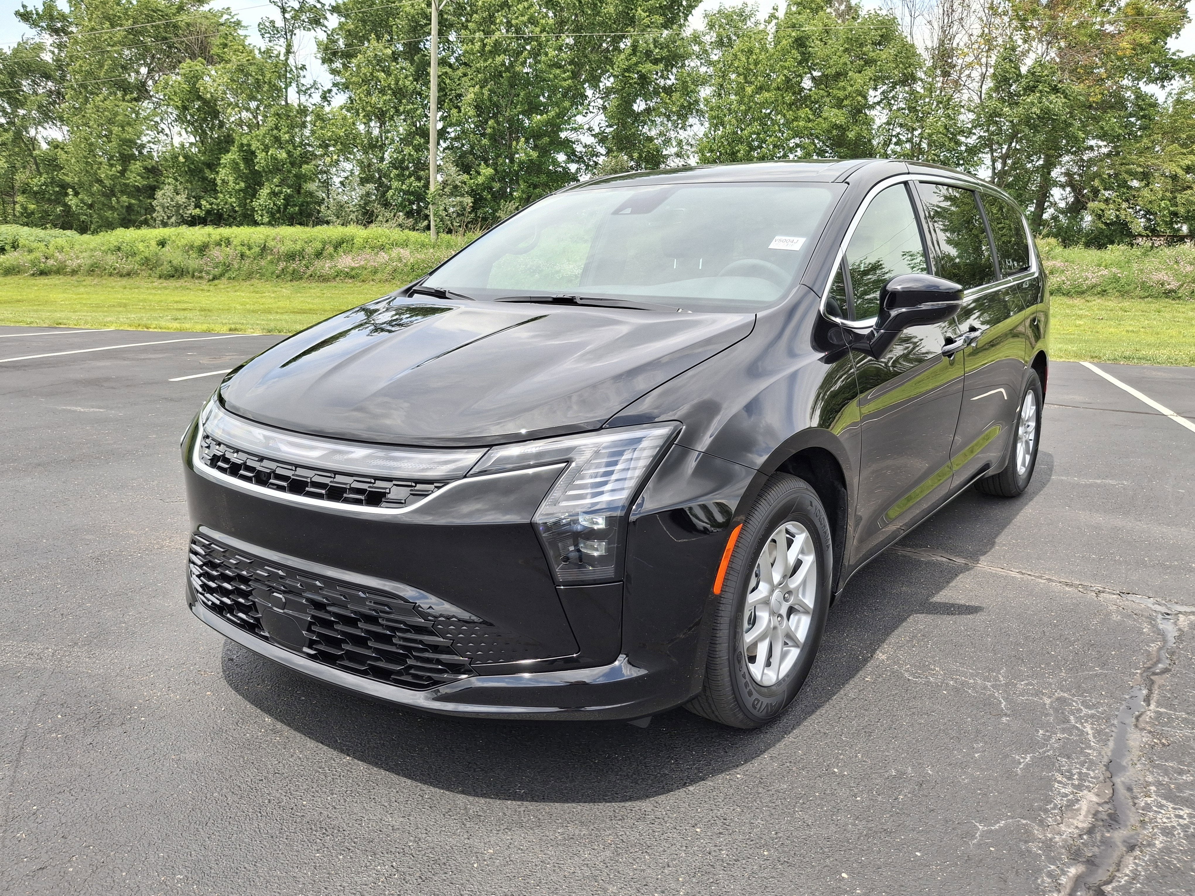 2027 Chrysler Pacifica Select