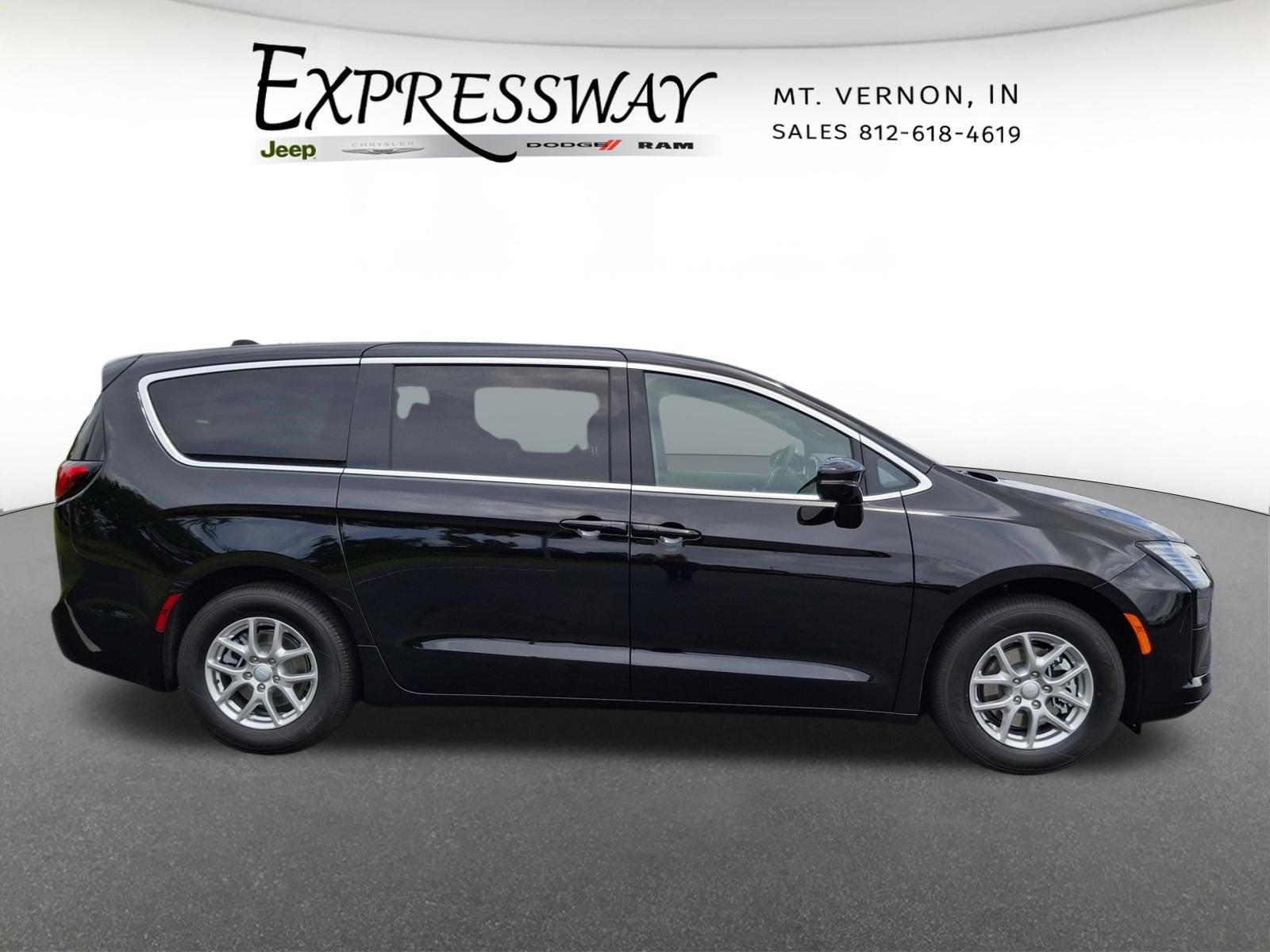 2027 Chrysler Pacifica Select