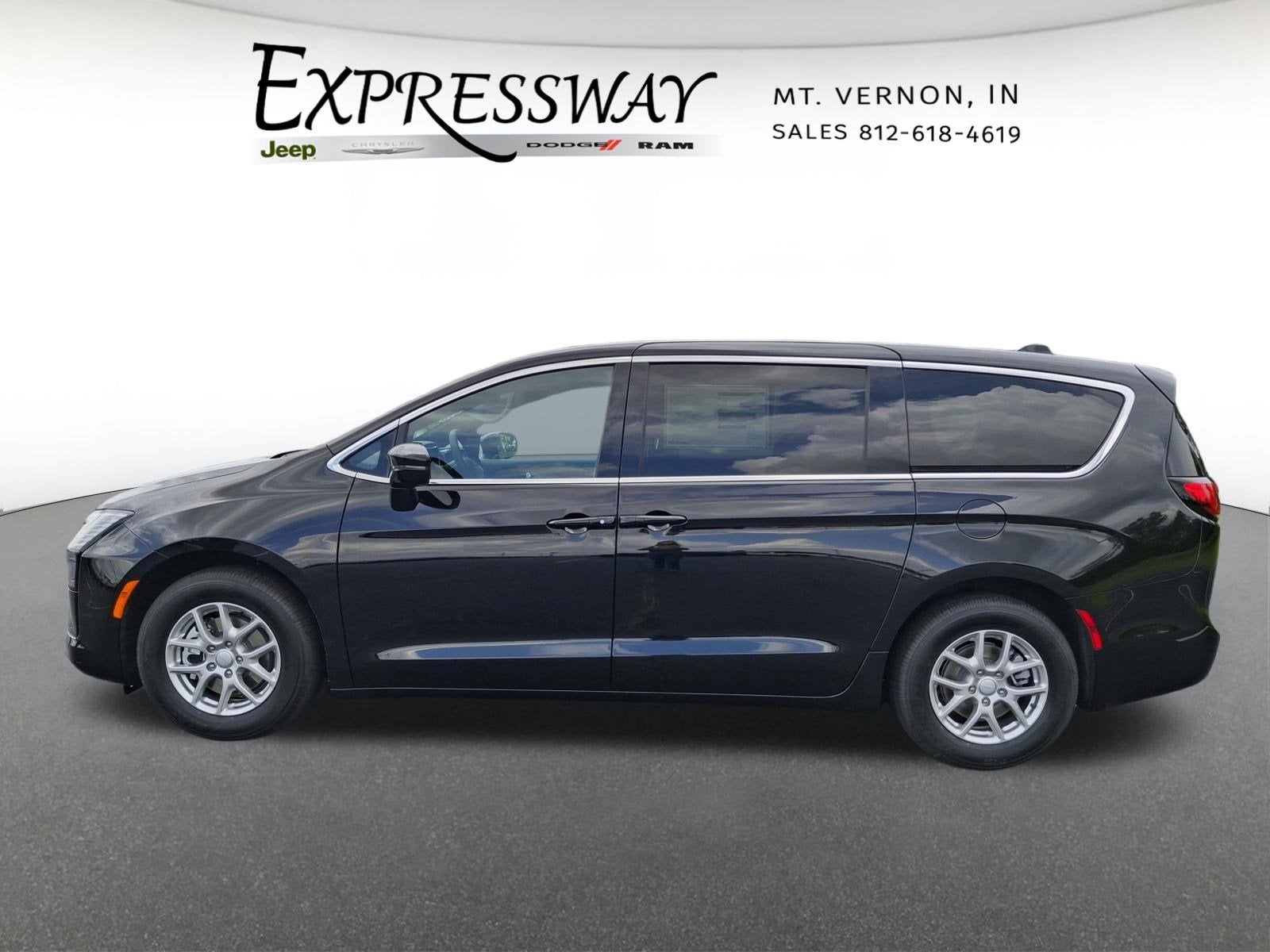 2027 Chrysler Pacifica Select