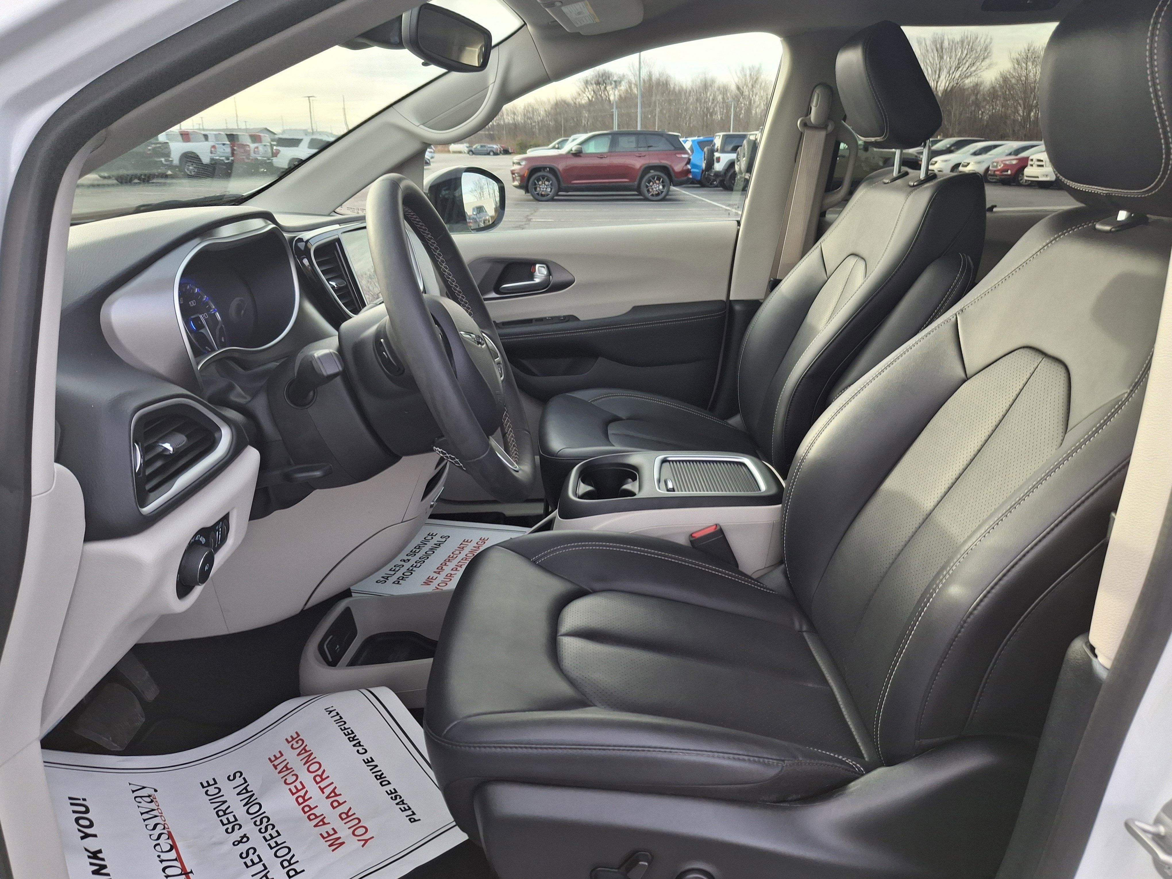 2024 Chrysler Pacifica Touring L