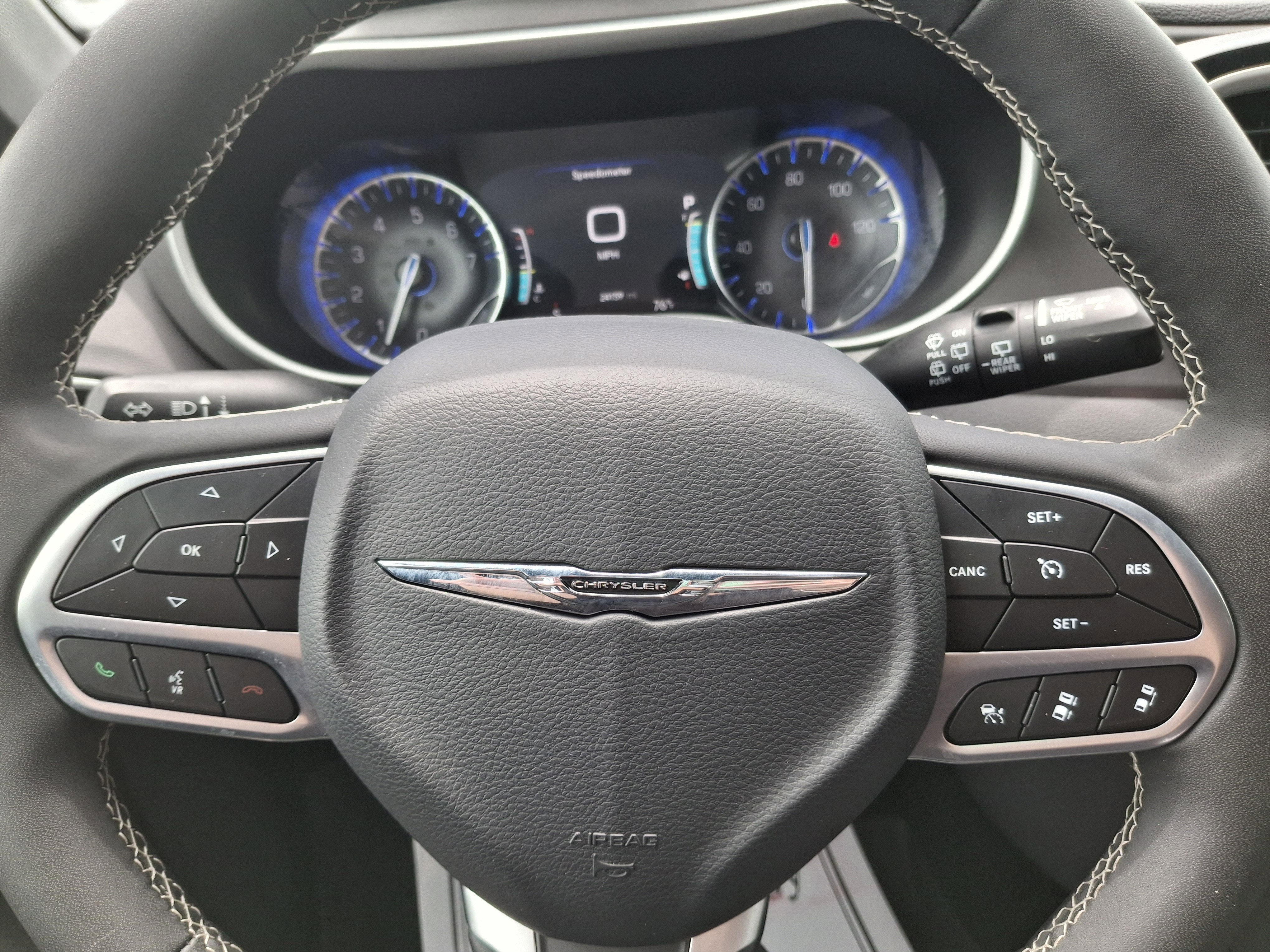 2025 Chrysler Pacifica Select