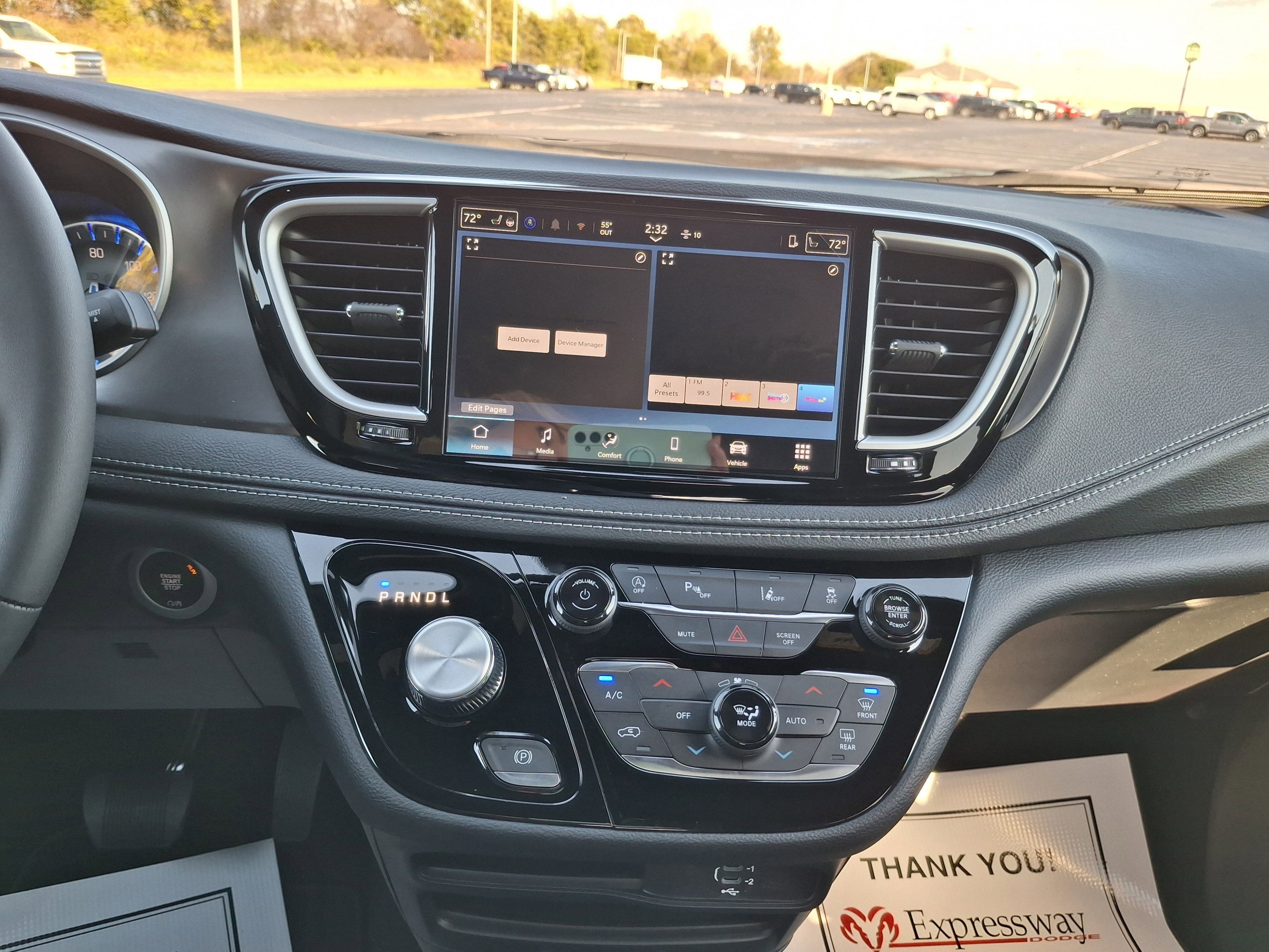 2026 Chrysler Pacifica Select