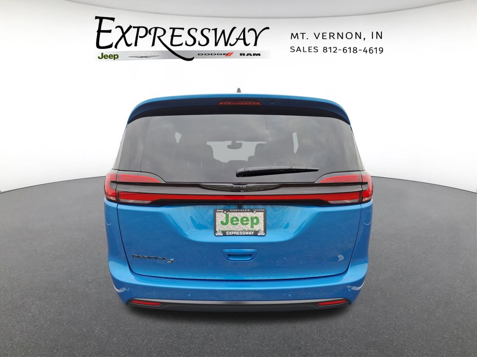 2026 Chrysler Pacifica Select