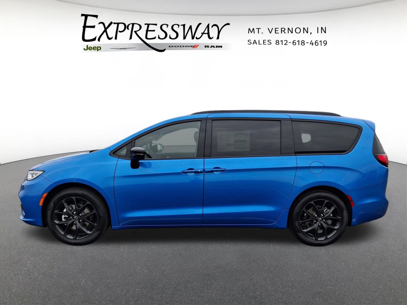 2026 Chrysler Pacifica Select