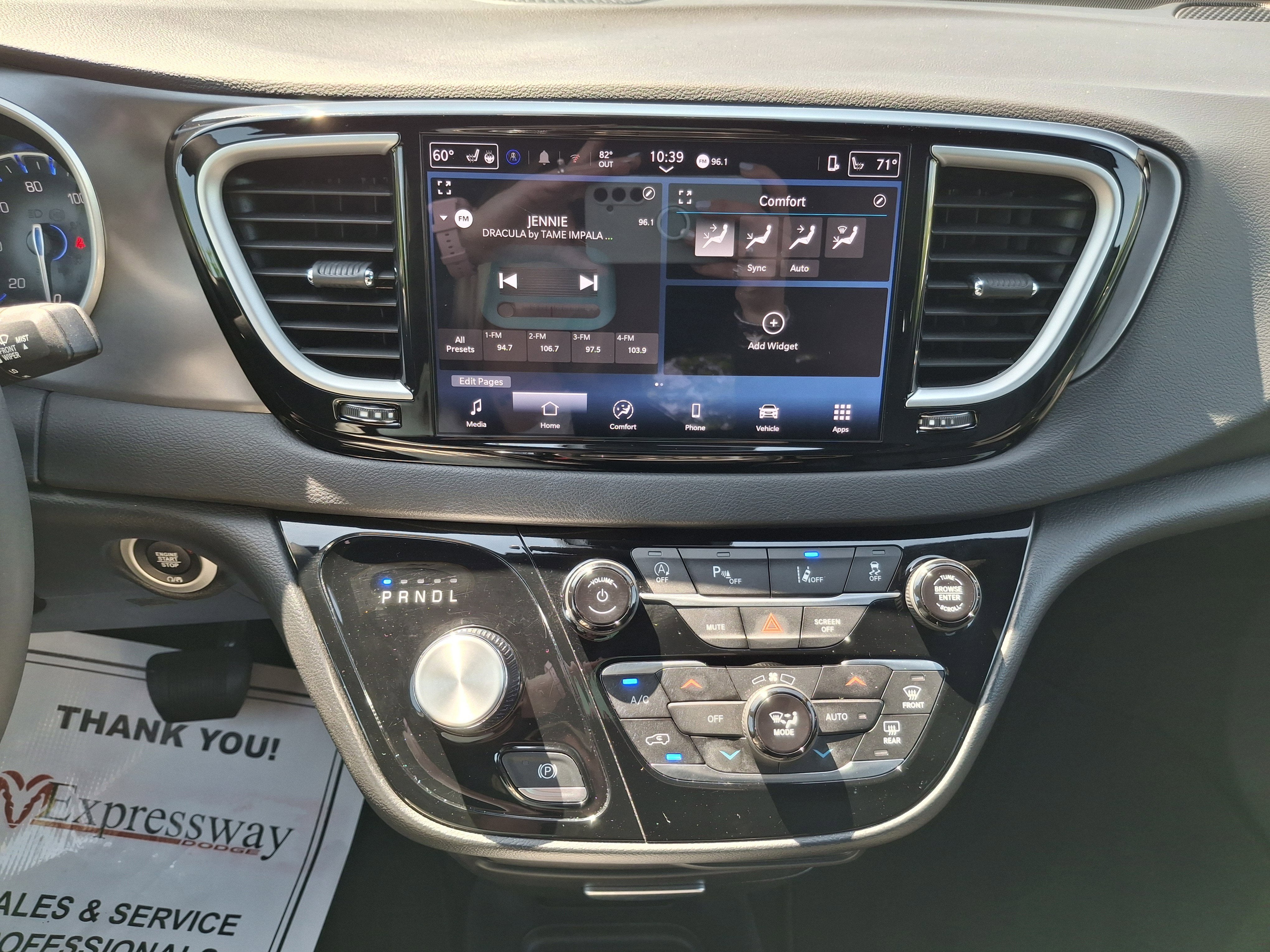 2025 Chrysler Pacifica Select