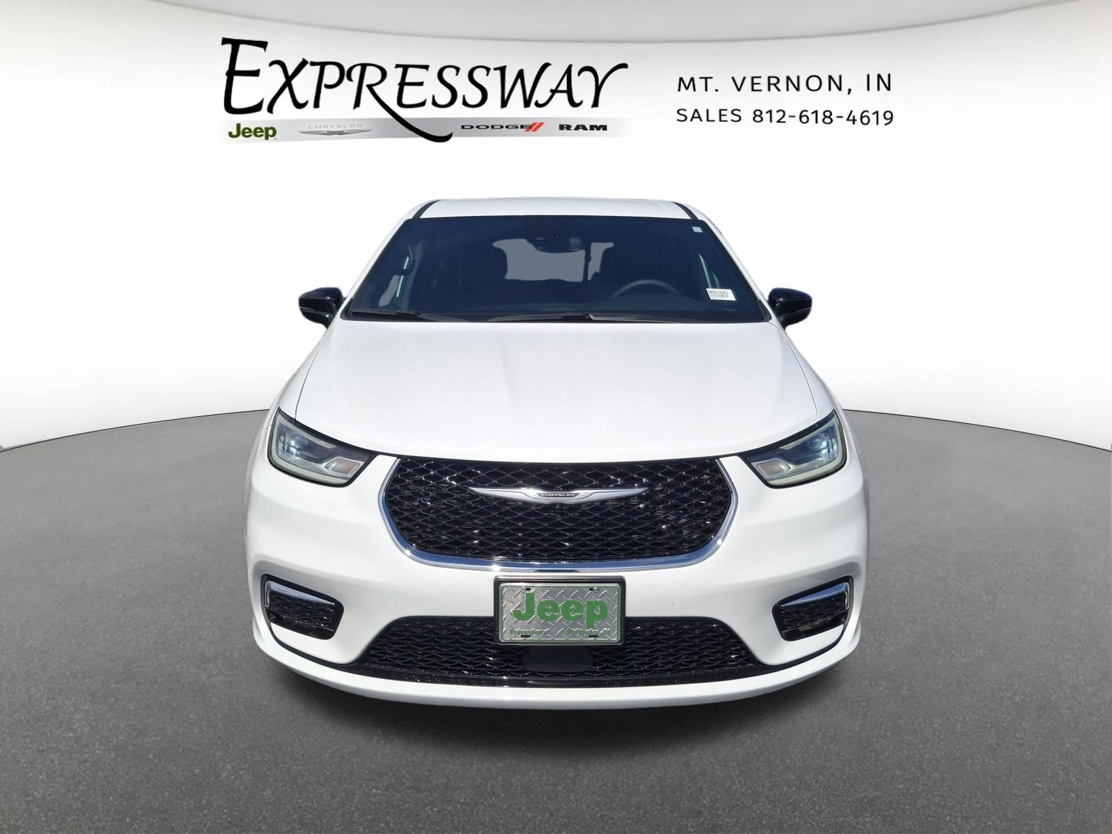 2025 Chrysler Pacifica Select