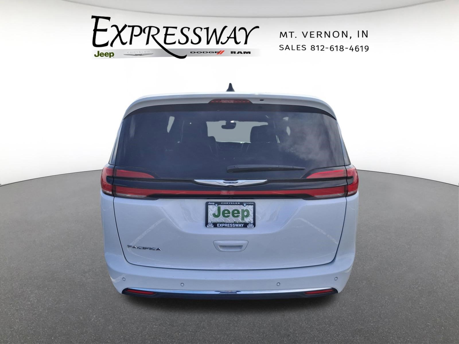 2025 Chrysler Pacifica Select