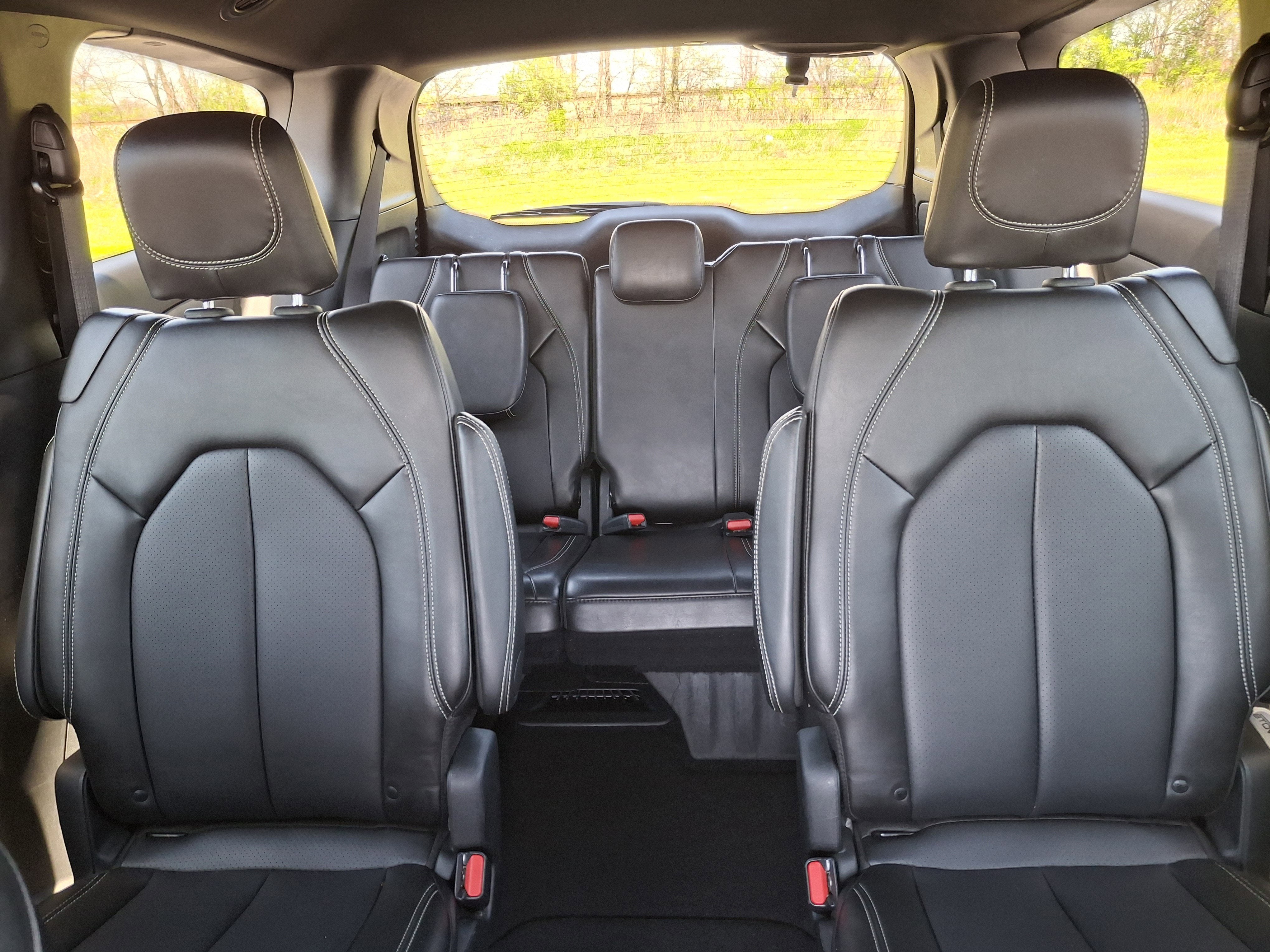 2025 Chrysler Pacifica Select