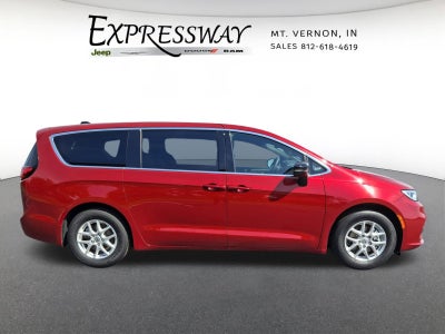 2025 Chrysler Pacifica Select