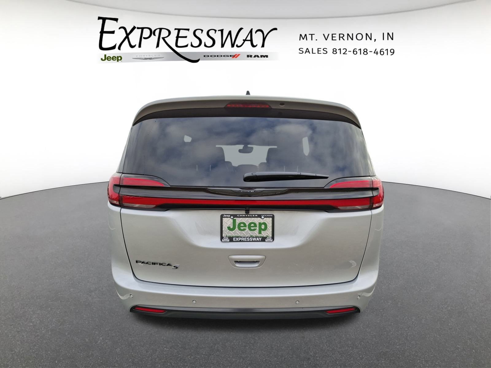 2026 Chrysler Pacifica Select