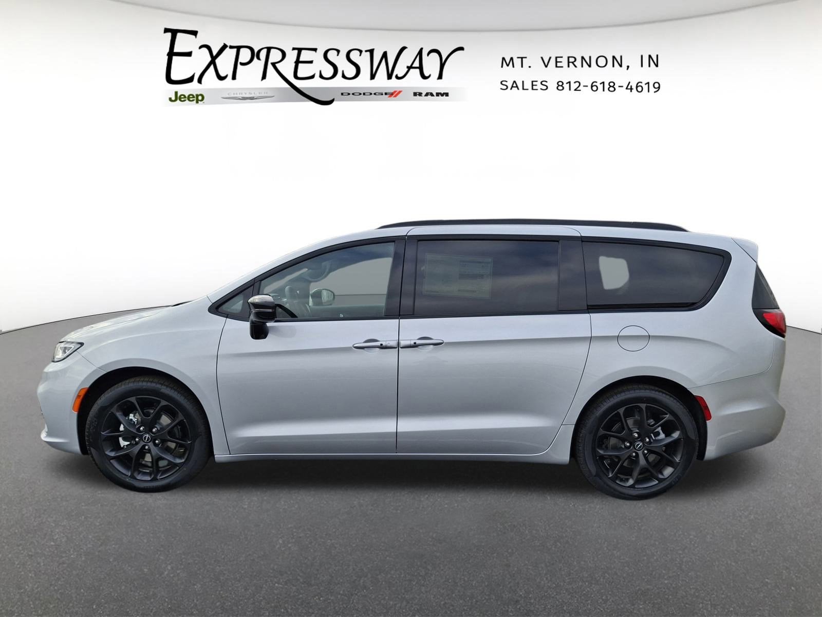 2026 Chrysler Pacifica Select