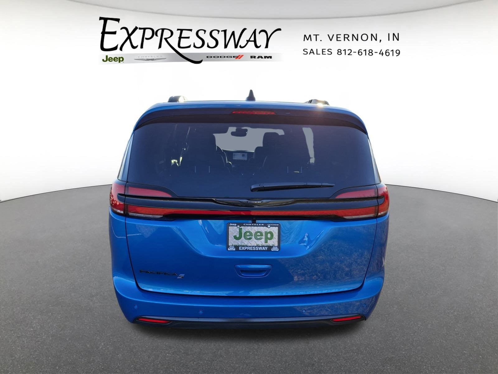 2026 Chrysler Pacifica Select