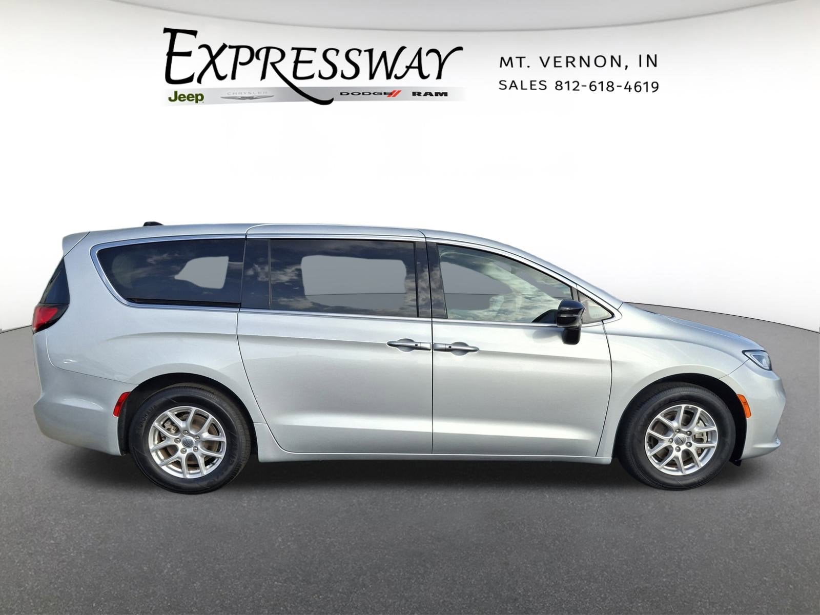 2024 Chrysler Pacifica Touring L