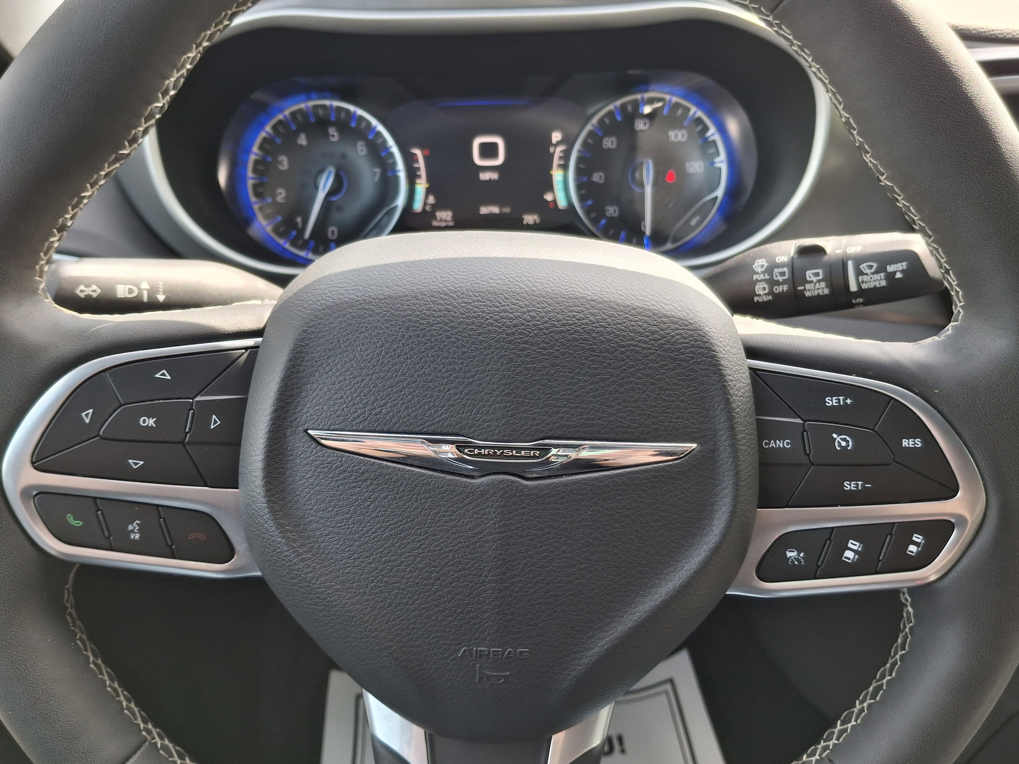 2025 Chrysler Pacifica Select