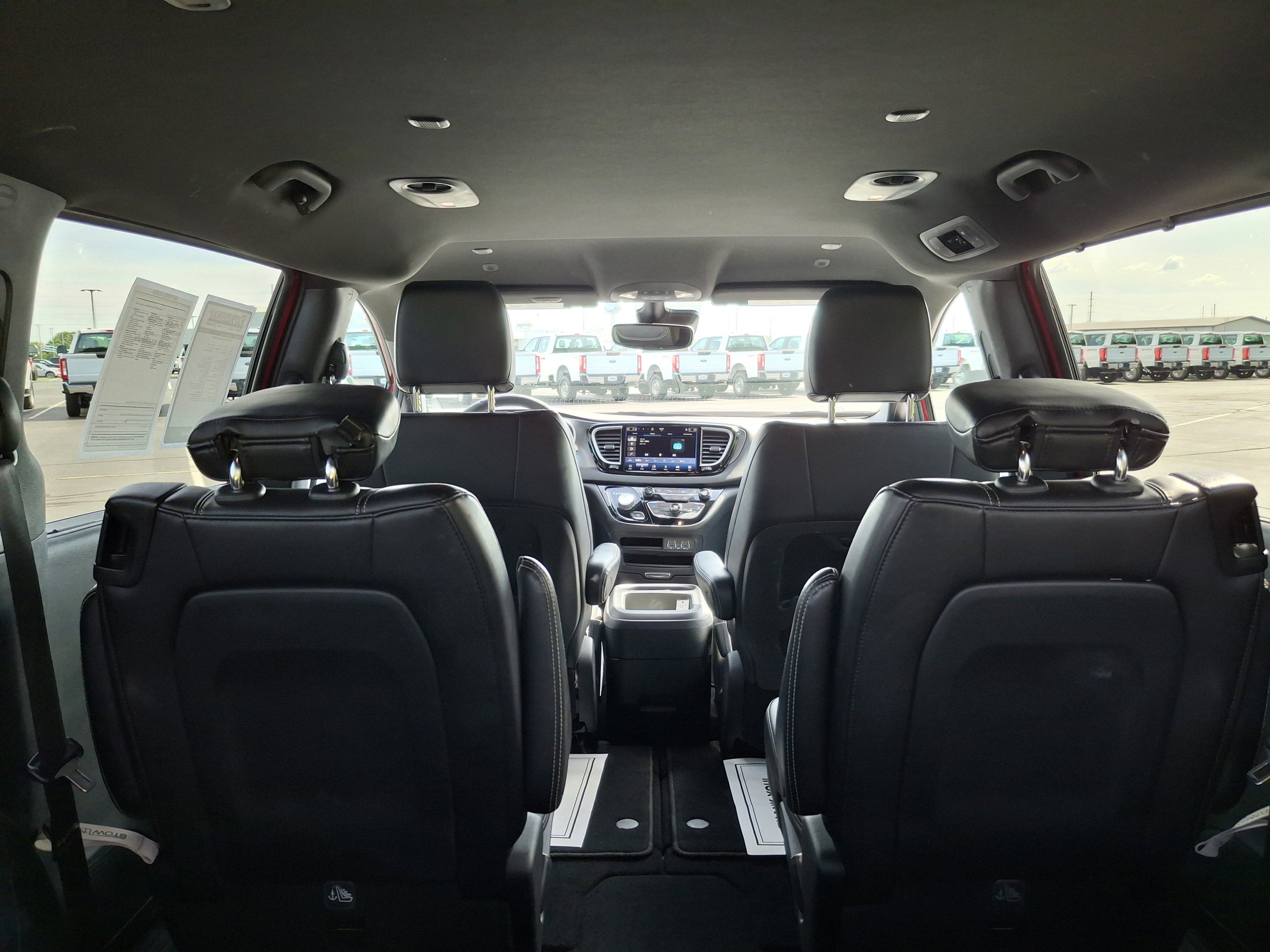 2025 Chrysler Pacifica Select