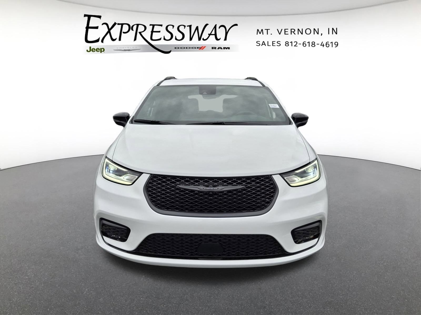 2026 Chrysler Pacifica Select