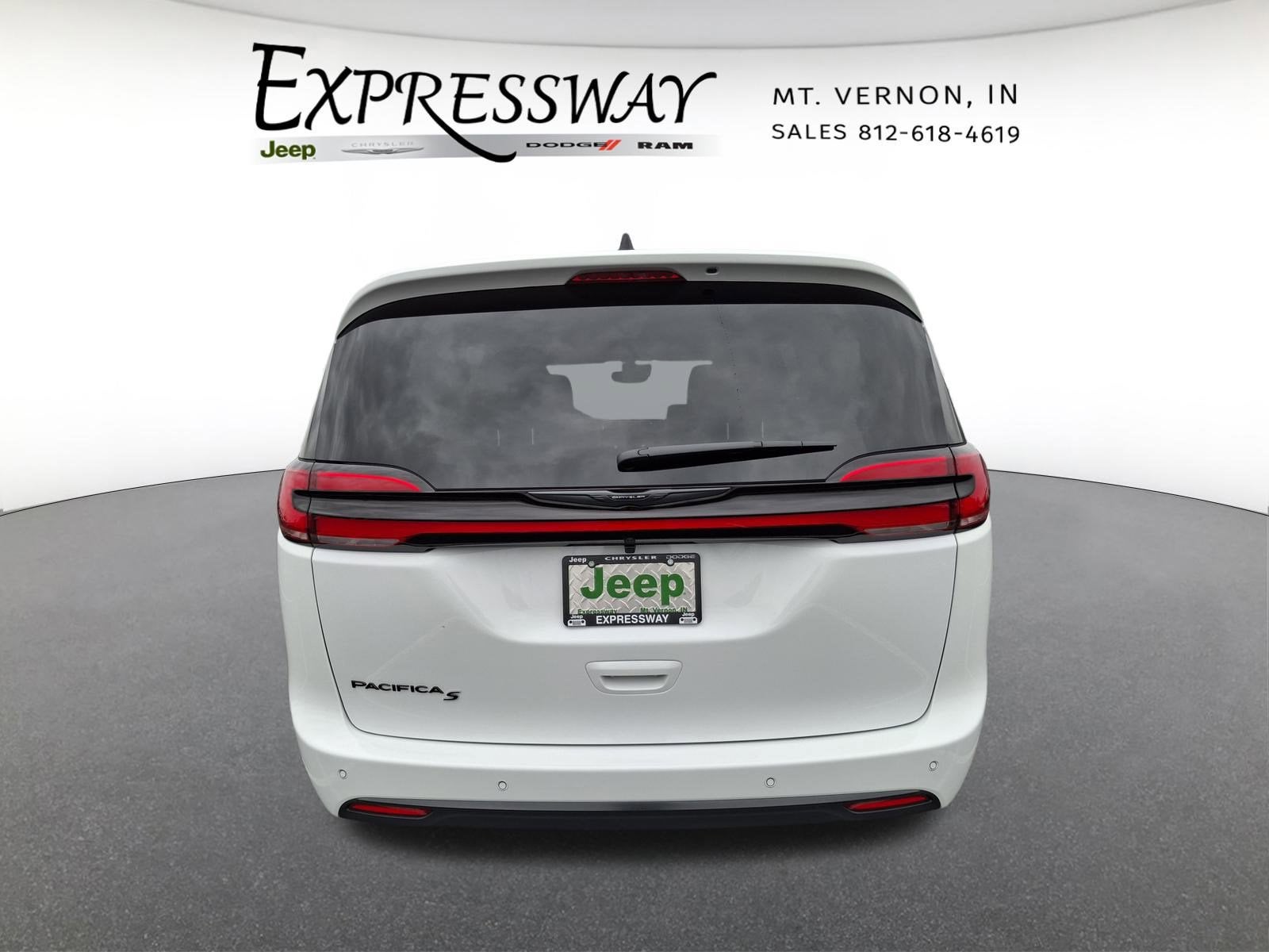 2026 Chrysler Pacifica Select