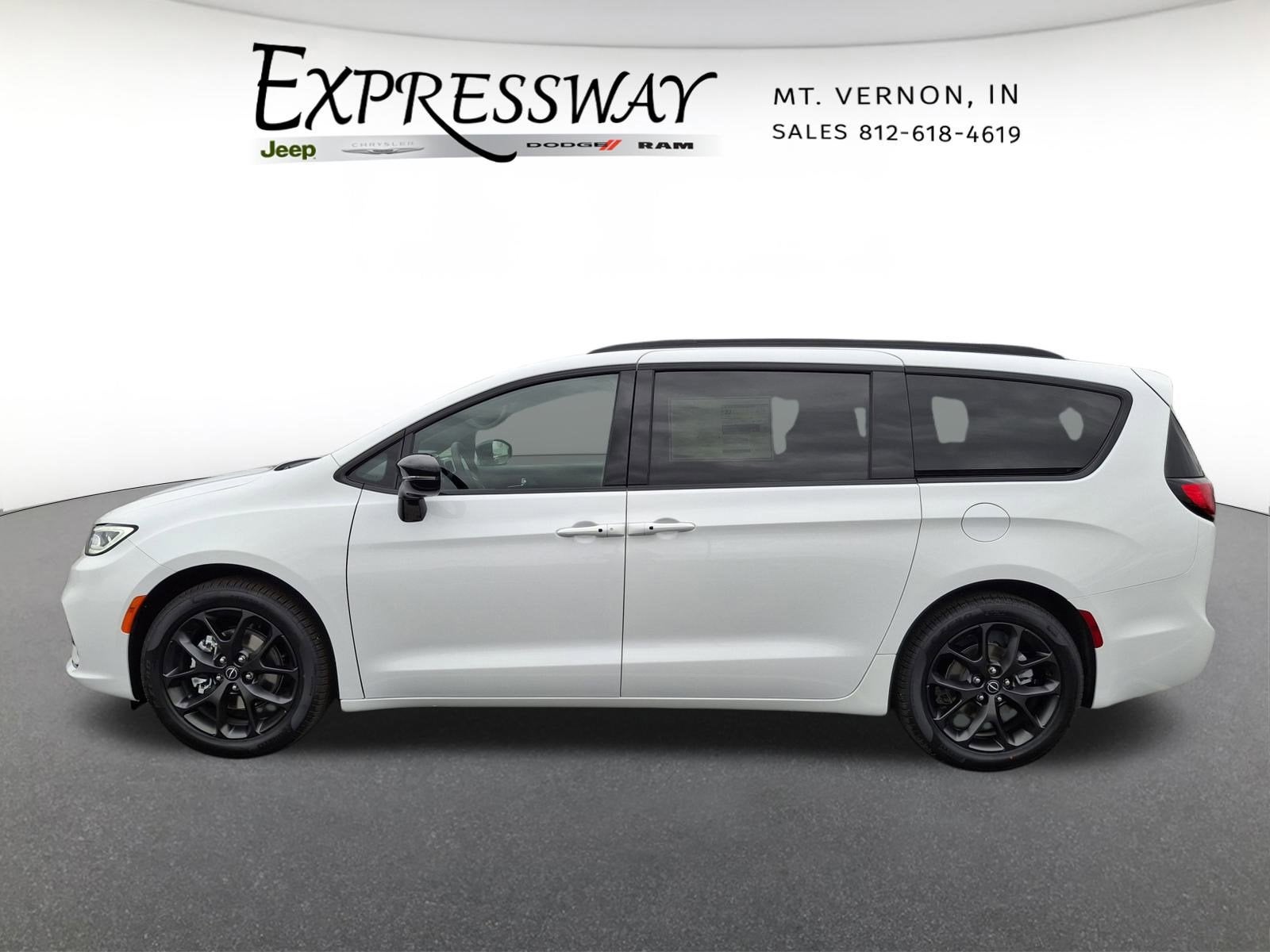 2026 Chrysler Pacifica Select